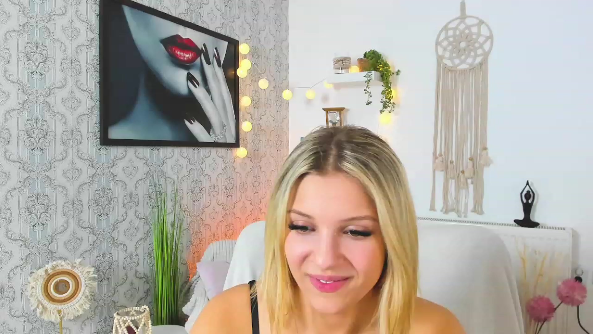 Gallery image thumbnail from Alexis_Grey18's myfreecams stream on, 01/25/2023, 22:27 image 11 of 20