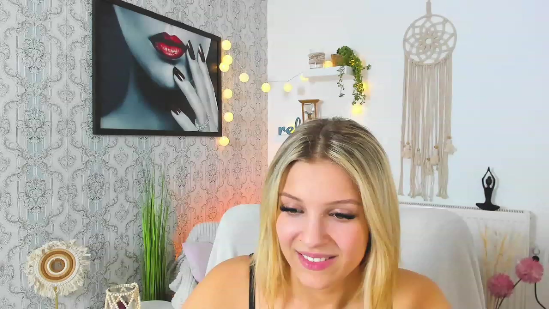 Gallery image thumbnail from Alexis_Grey18's myfreecams stream on, 01/25/2023, 22:27 image 10 of 20