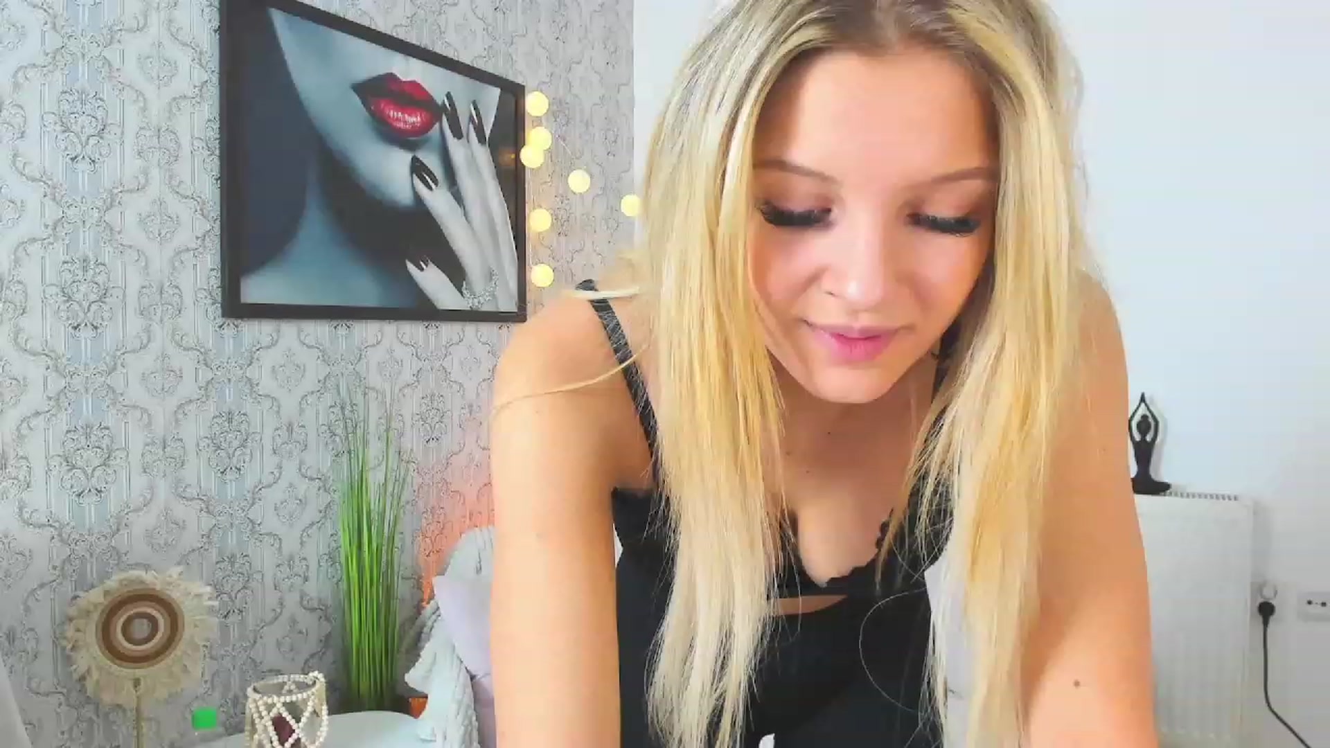 Gallery image thumbnail from Alexis_Grey18's myfreecams stream on, 01/28/2023, 19:56 image 13 of 20