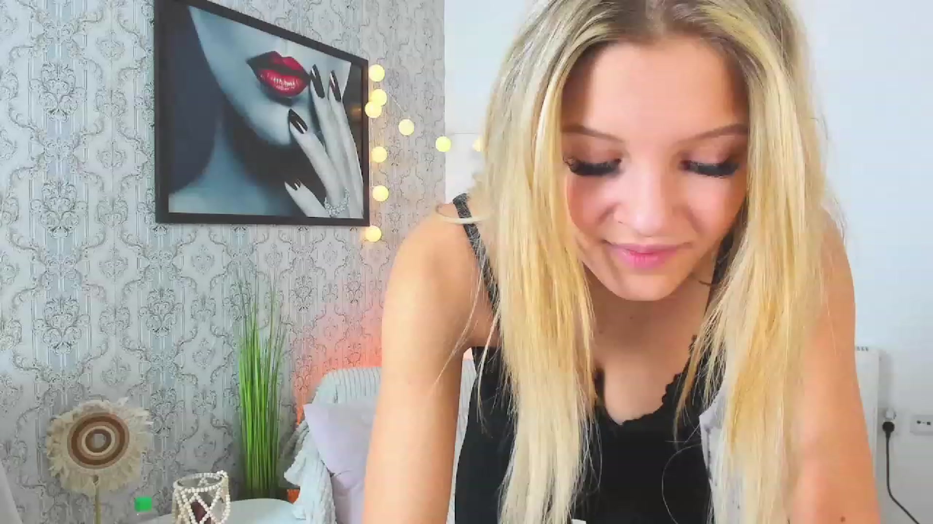 Gallery image thumbnail from Alexis_Grey18's myfreecams stream on, 01/28/2023, 19:56 image 16 of 20