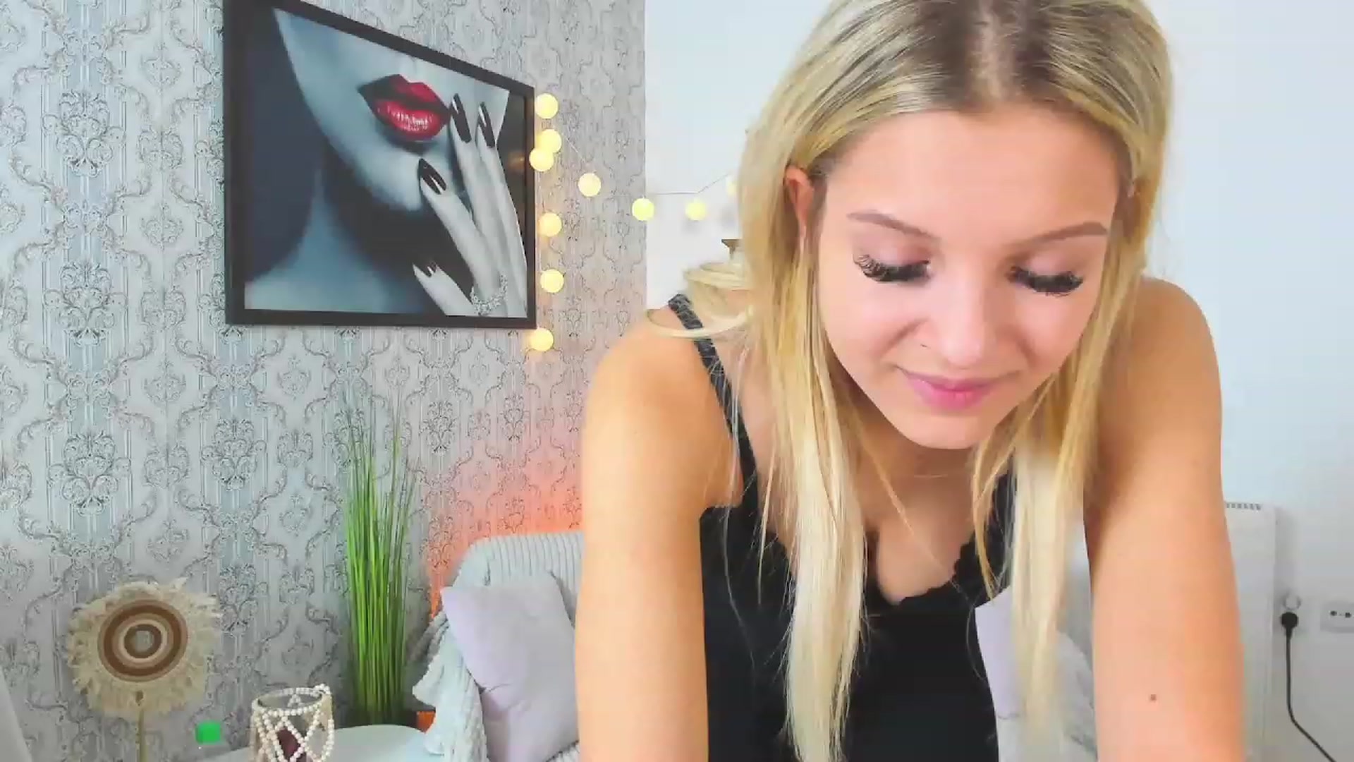 Gallery image thumbnail from Alexis_Grey18's myfreecams stream on, 01/28/2023, 19:56 image 17 of 20