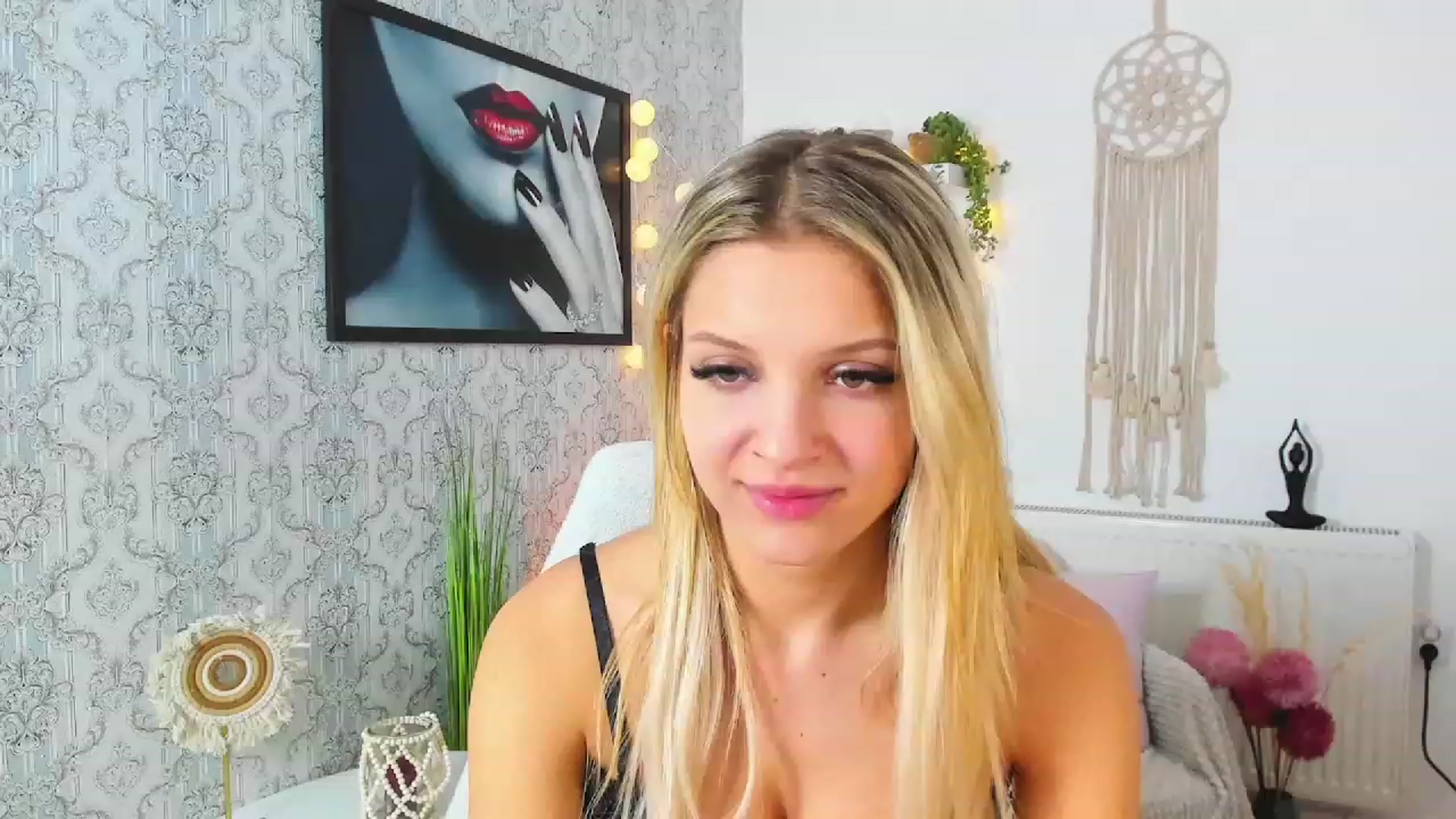 Gallery image thumbnail from Alexis_Grey18's myfreecams stream on, 02/05/2023, 21:25 image 6 of 20