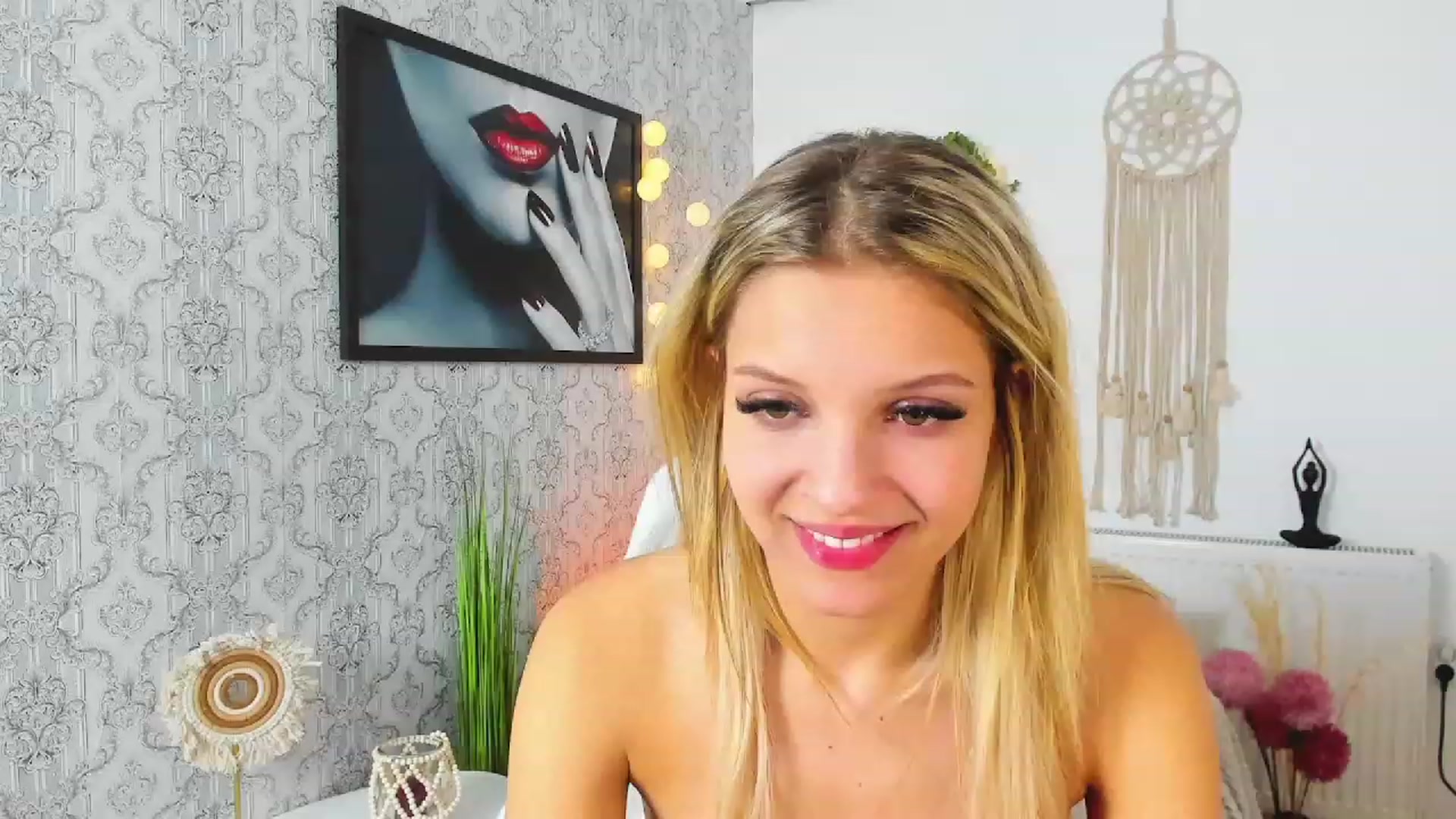 Gallery image thumbnail from Alexis_Grey18's myfreecams stream on, 02/06/2023, 24:47 image 16 of 20
