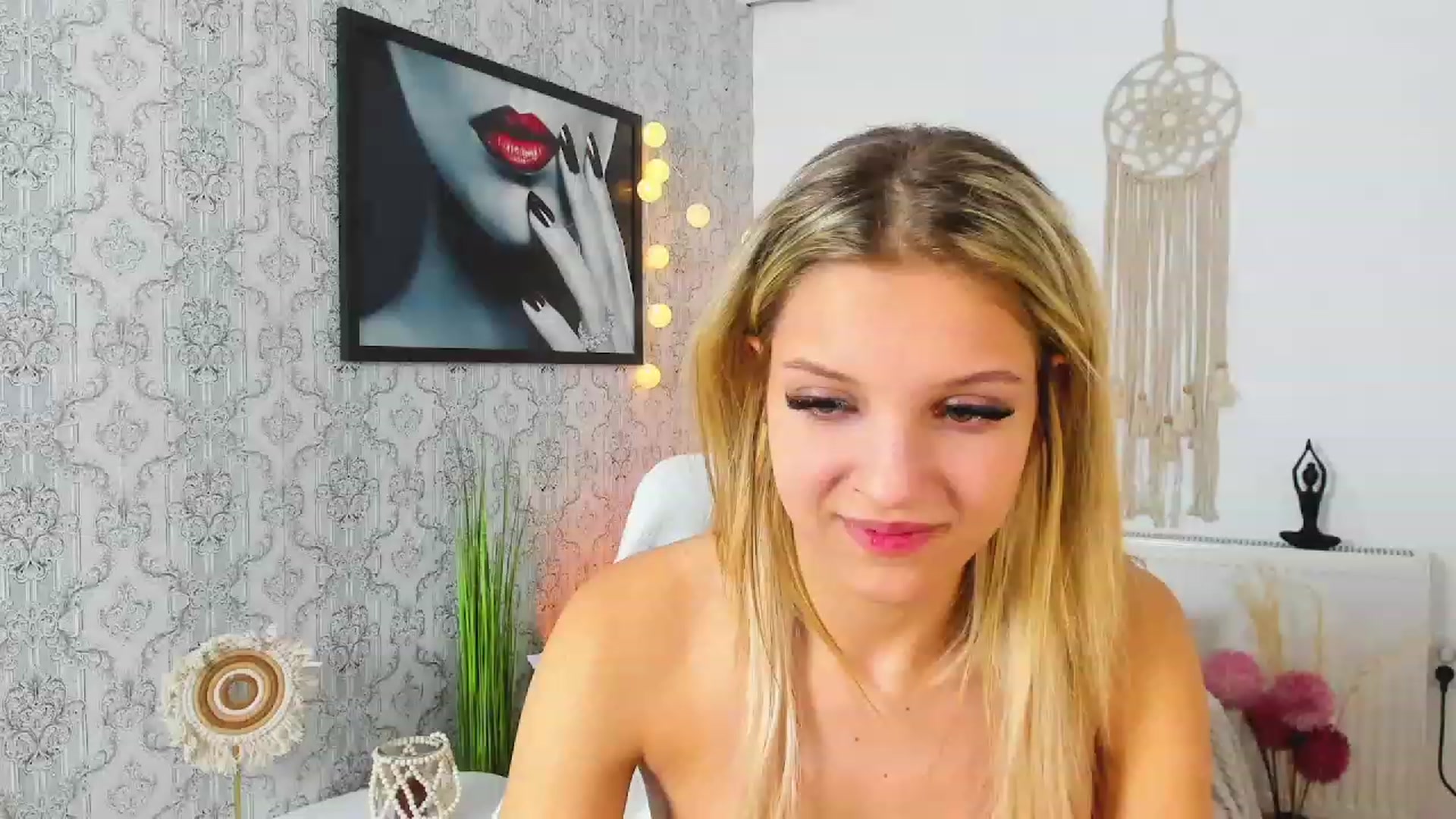 Gallery image thumbnail from Alexis_Grey18's myfreecams stream on, 02/06/2023, 24:47 image 15 of 20
