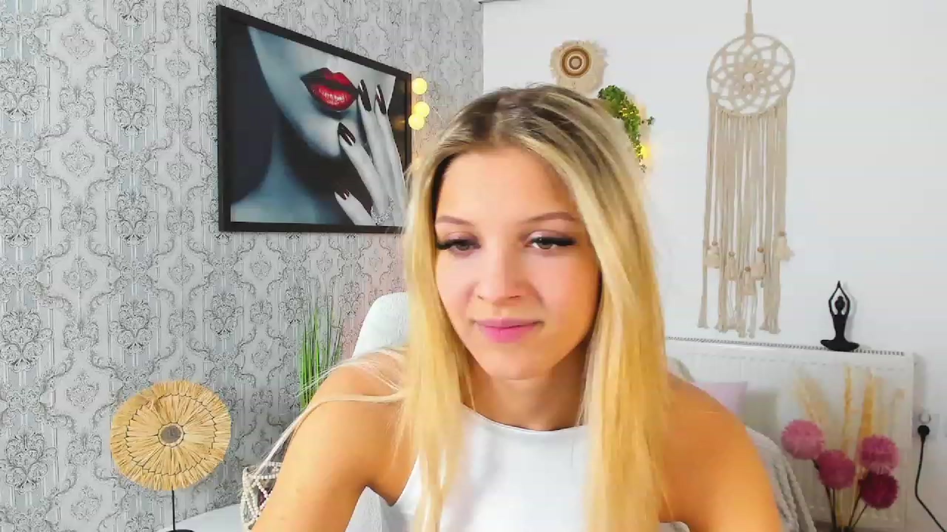 Gallery image thumbnail from Alexis_Grey18's myfreecams stream on, 02/06/2023, 20:34 image 2 of 20