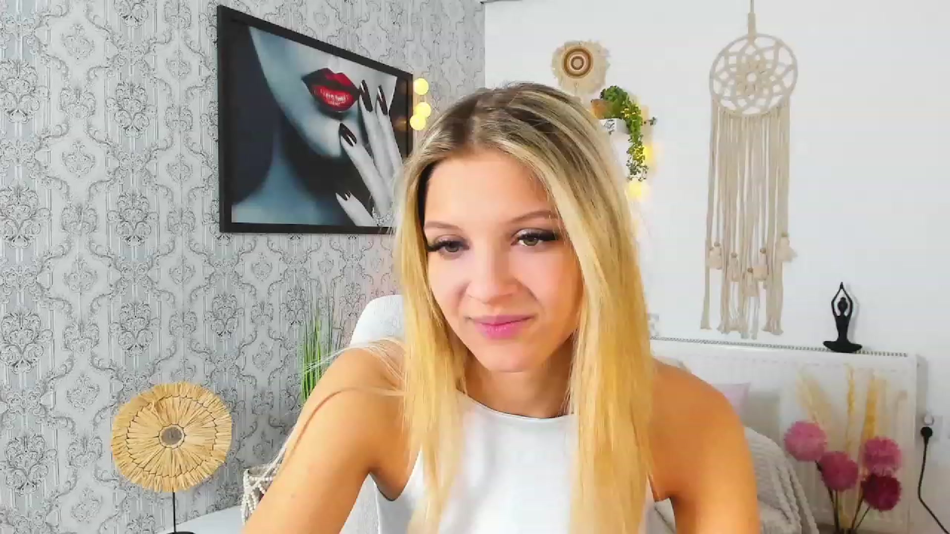 Gallery image thumbnail from Alexis_Grey18's myfreecams stream on, 02/06/2023, 20:34 image 3 of 20