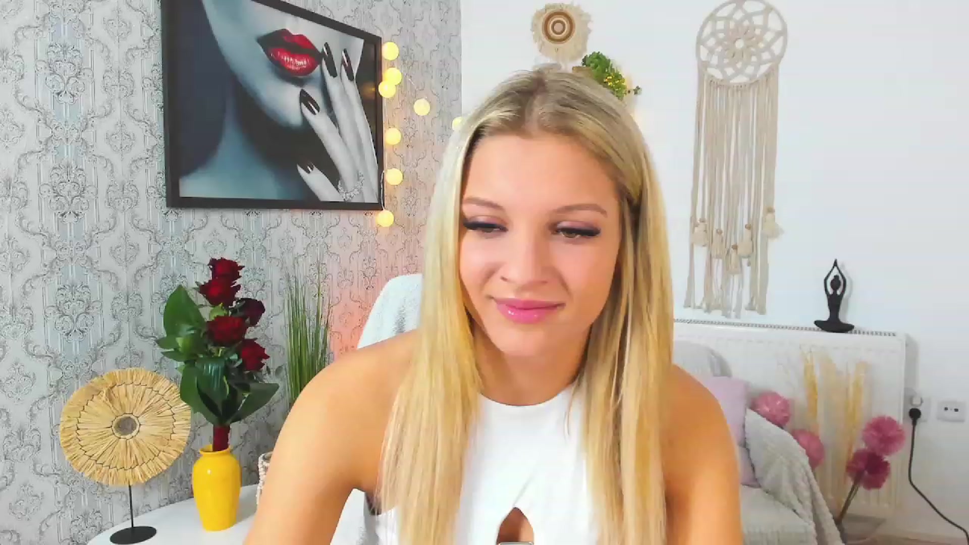 Gallery image thumbnail from Alexis_Grey18's myfreecams stream on, 02/15/2023, 20:39 image 14 of 20