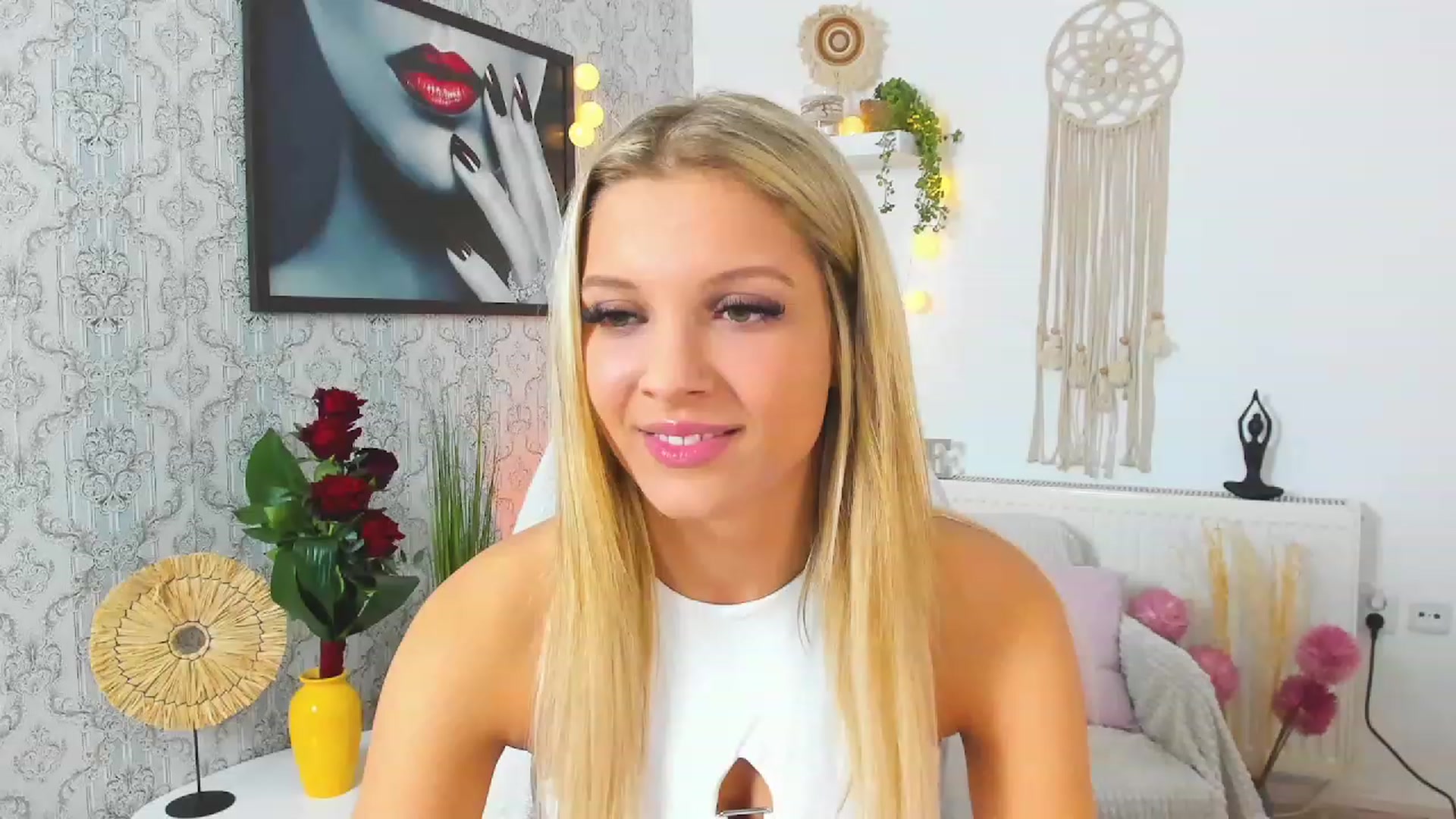 Gallery image thumbnail from Alexis_Grey18's myfreecams stream on, 02/15/2023, 20:39 image 8 of 20