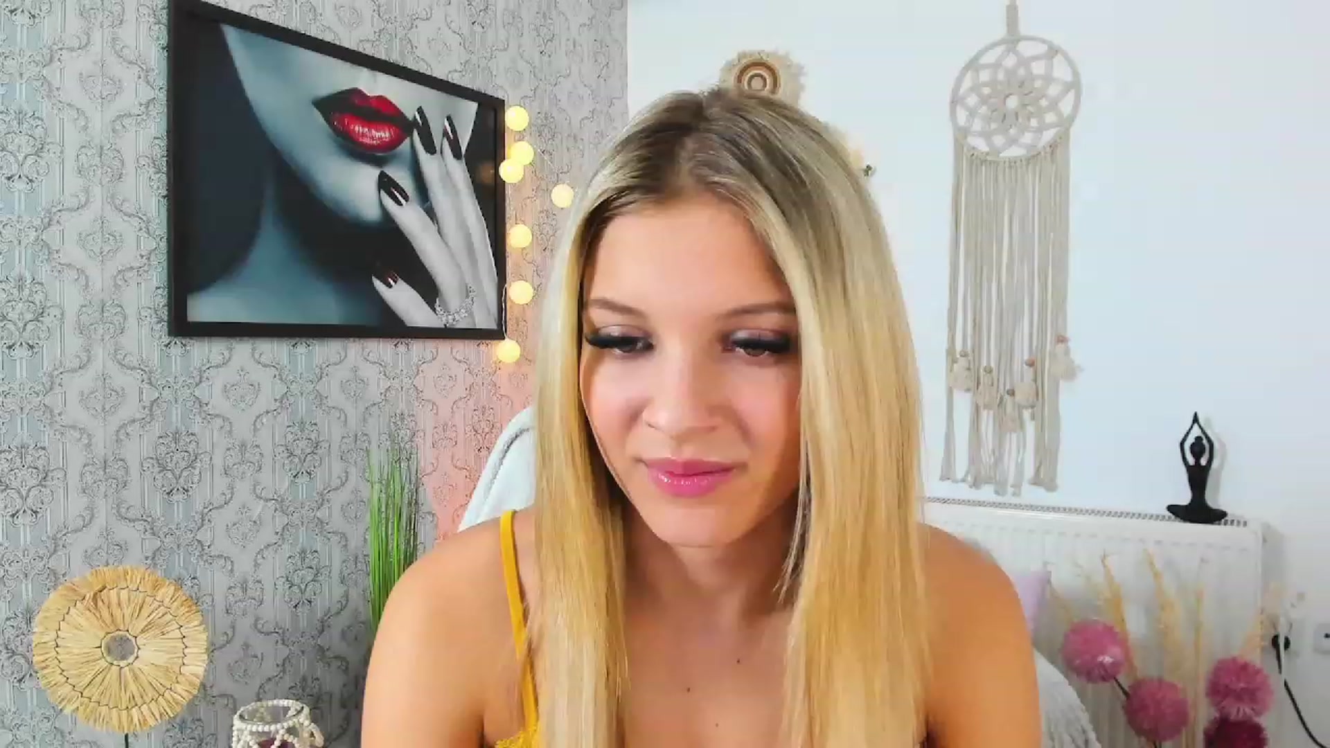 Gallery image thumbnail from Alexis_Grey18's myfreecams stream on, 03/19/2023, 20:49 image 11 of 20