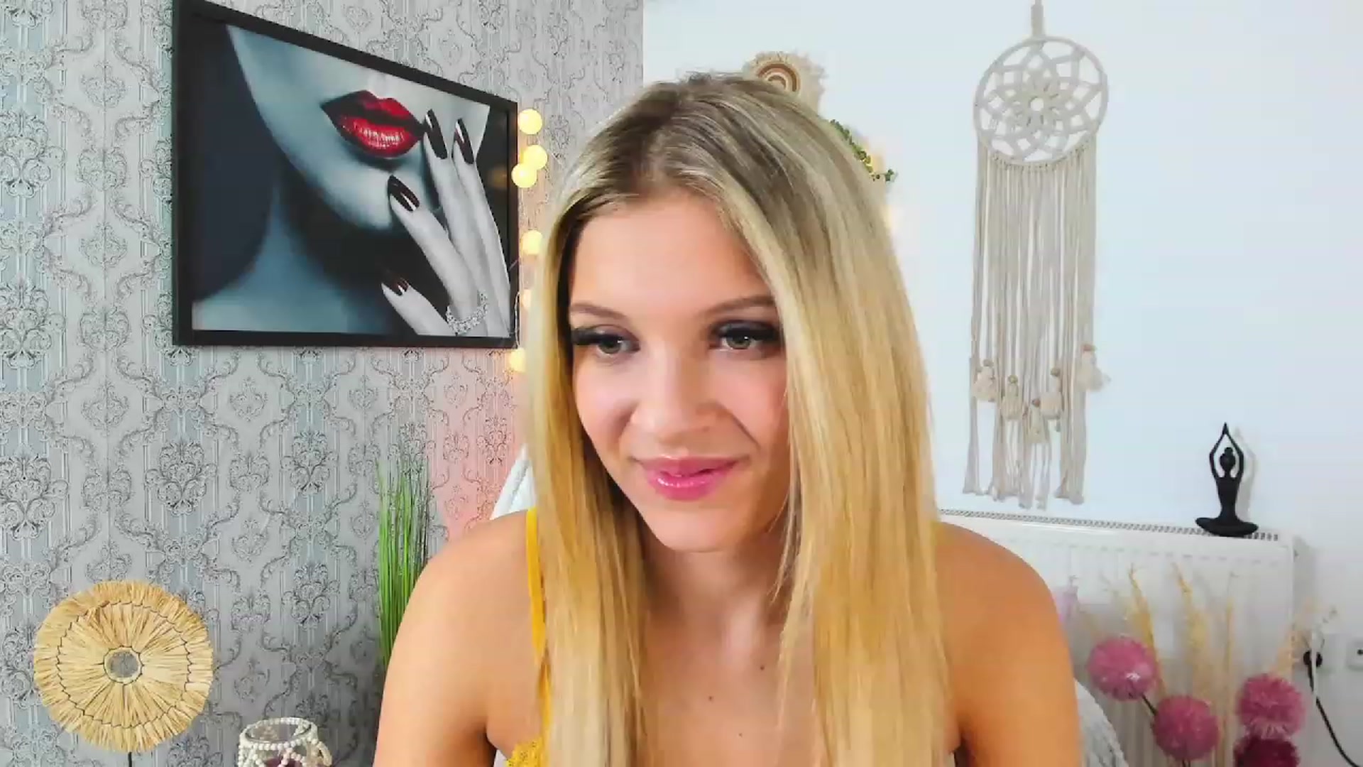 Gallery image thumbnail from Alexis_Grey18's myfreecams stream on, 03/19/2023, 20:49 image 2 of 20