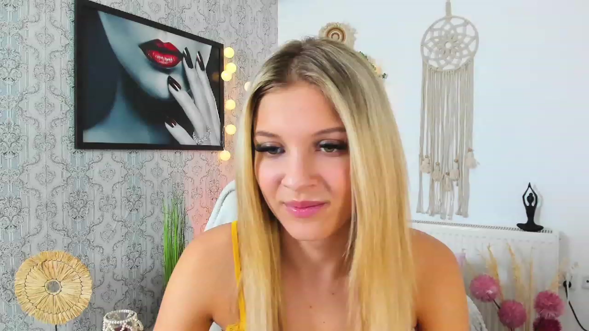 Gallery image thumbnail from Alexis_Grey18's myfreecams stream on, 03/19/2023, 20:49 image 10 of 20