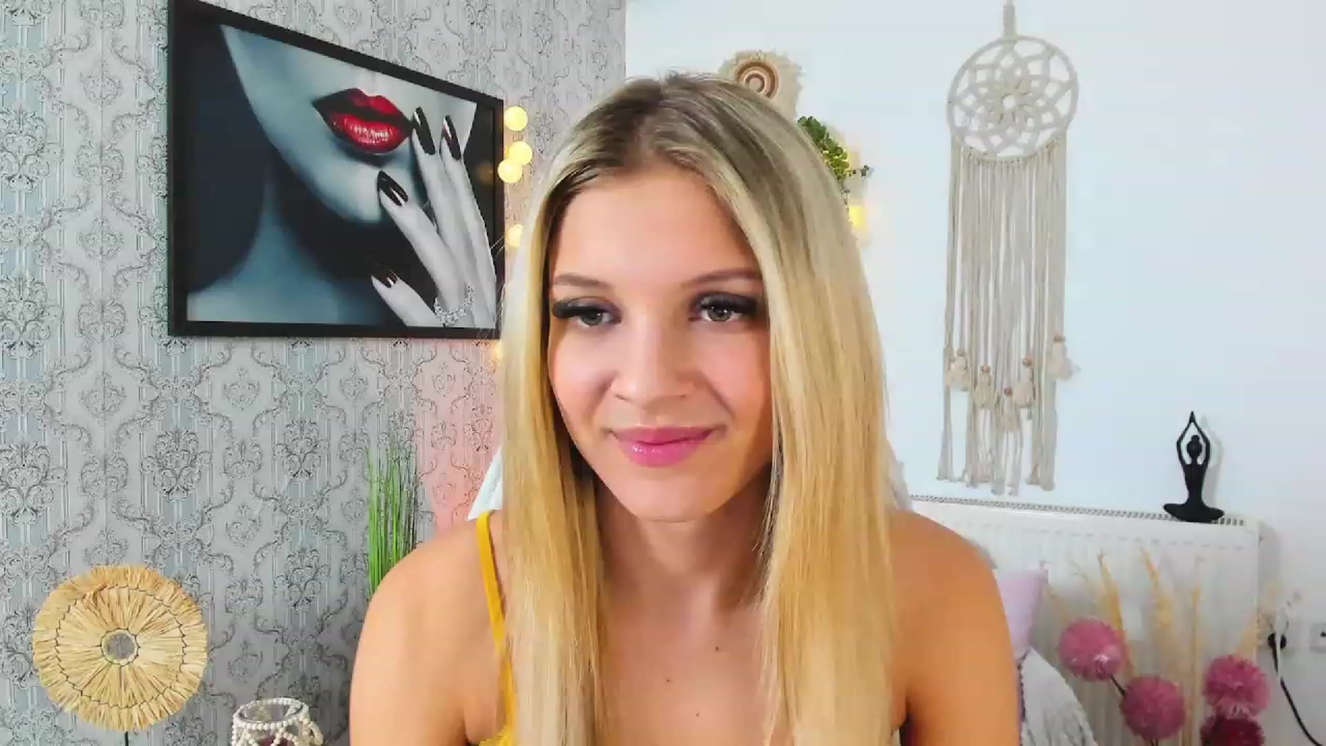 Gallery image thumbnail from Alexis_Grey18's myfreecams stream on, 03/19/2023, 20:49 image 5 of 20