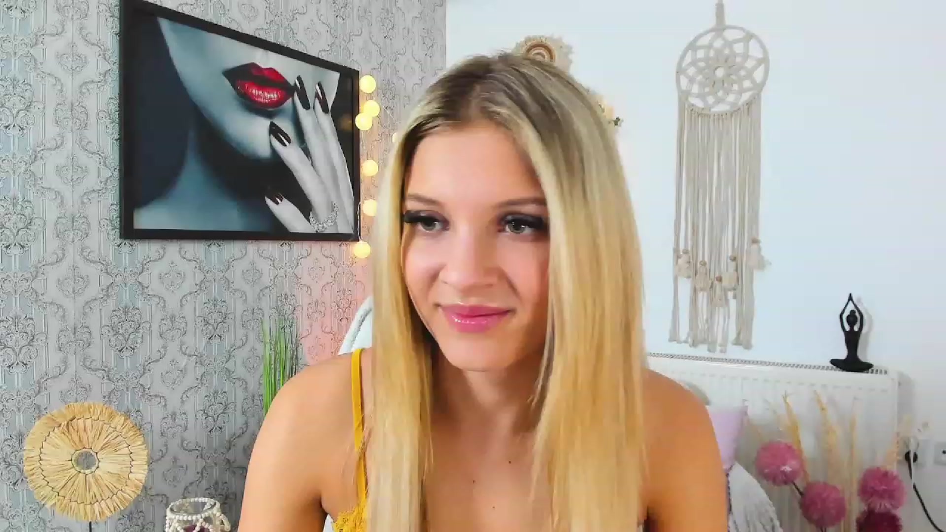 Gallery image thumbnail from Alexis_Grey18's myfreecams stream on, 03/19/2023, 20:49 image 12 of 20