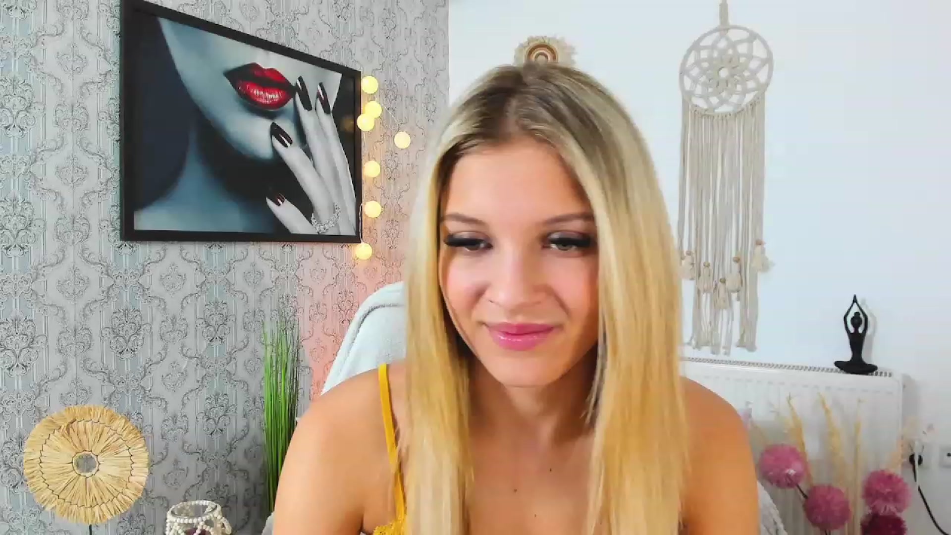 Gallery image thumbnail from Alexis_Grey18's myfreecams stream on, 03/19/2023, 20:49 image 8 of 20