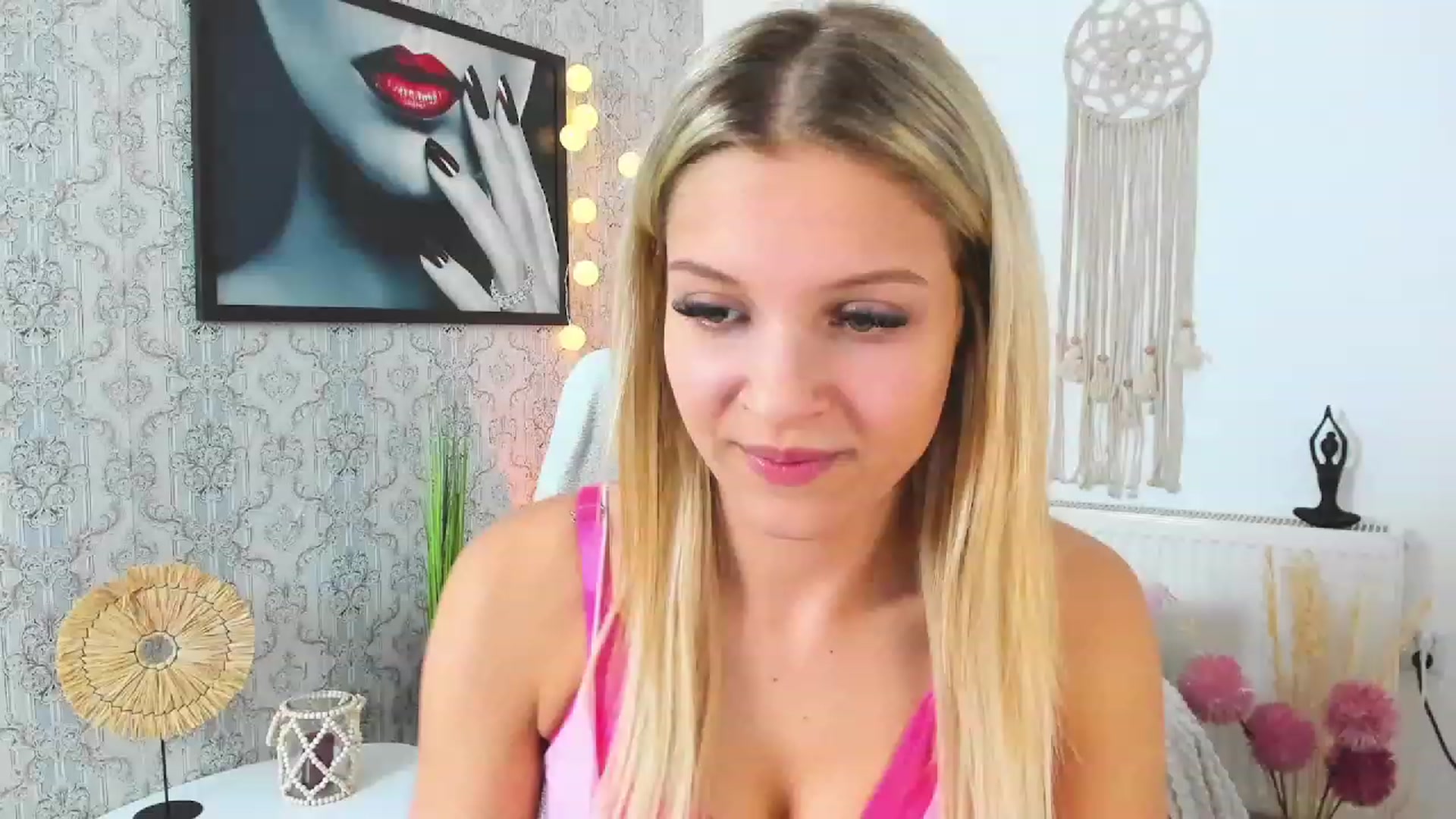 Gallery image thumbnail from Alexis_Grey18's myfreecams stream on, 03/27/2023, 20:25 image 3 of 20