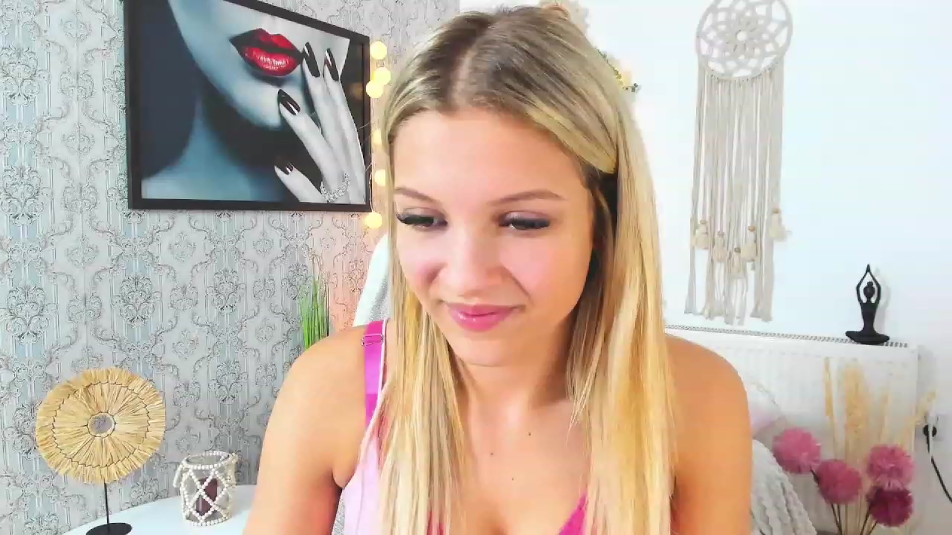 Gallery image thumbnail from Alexis_Grey18's myfreecams stream on, 03/27/2023, 20:25 image 10 of 20