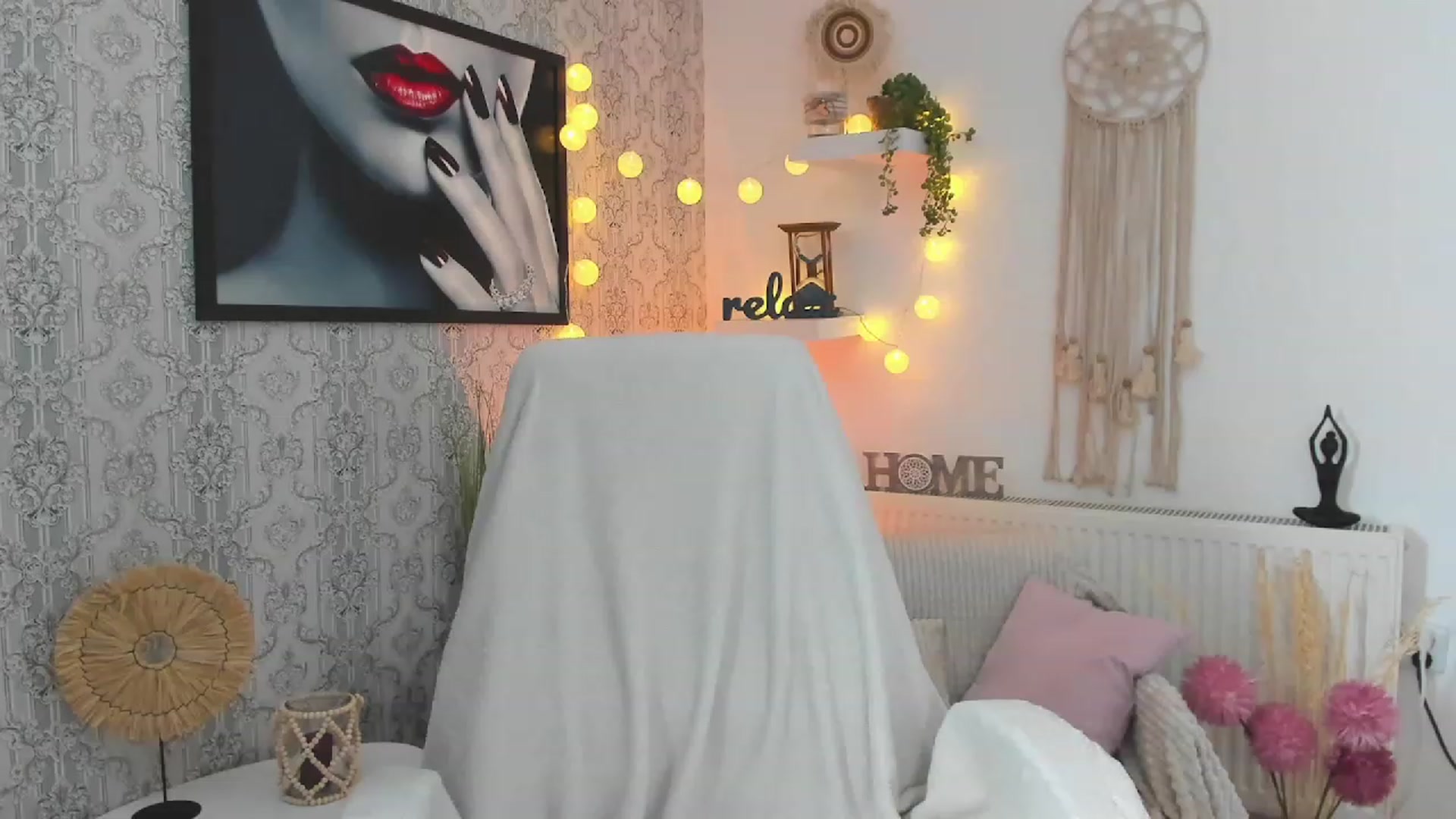 Gallery image thumbnail from Alexis_Grey18's myfreecams stream on, 03/27/2023, 20:25 image 20 of 20