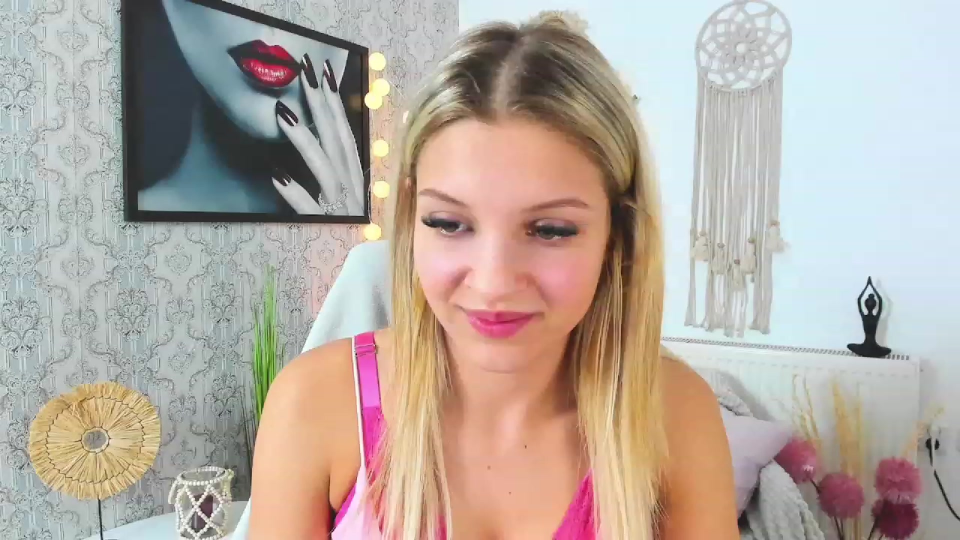 Gallery image thumbnail from Alexis_Grey18's myfreecams stream on, 03/27/2023, 23:15 image 19 of 20
