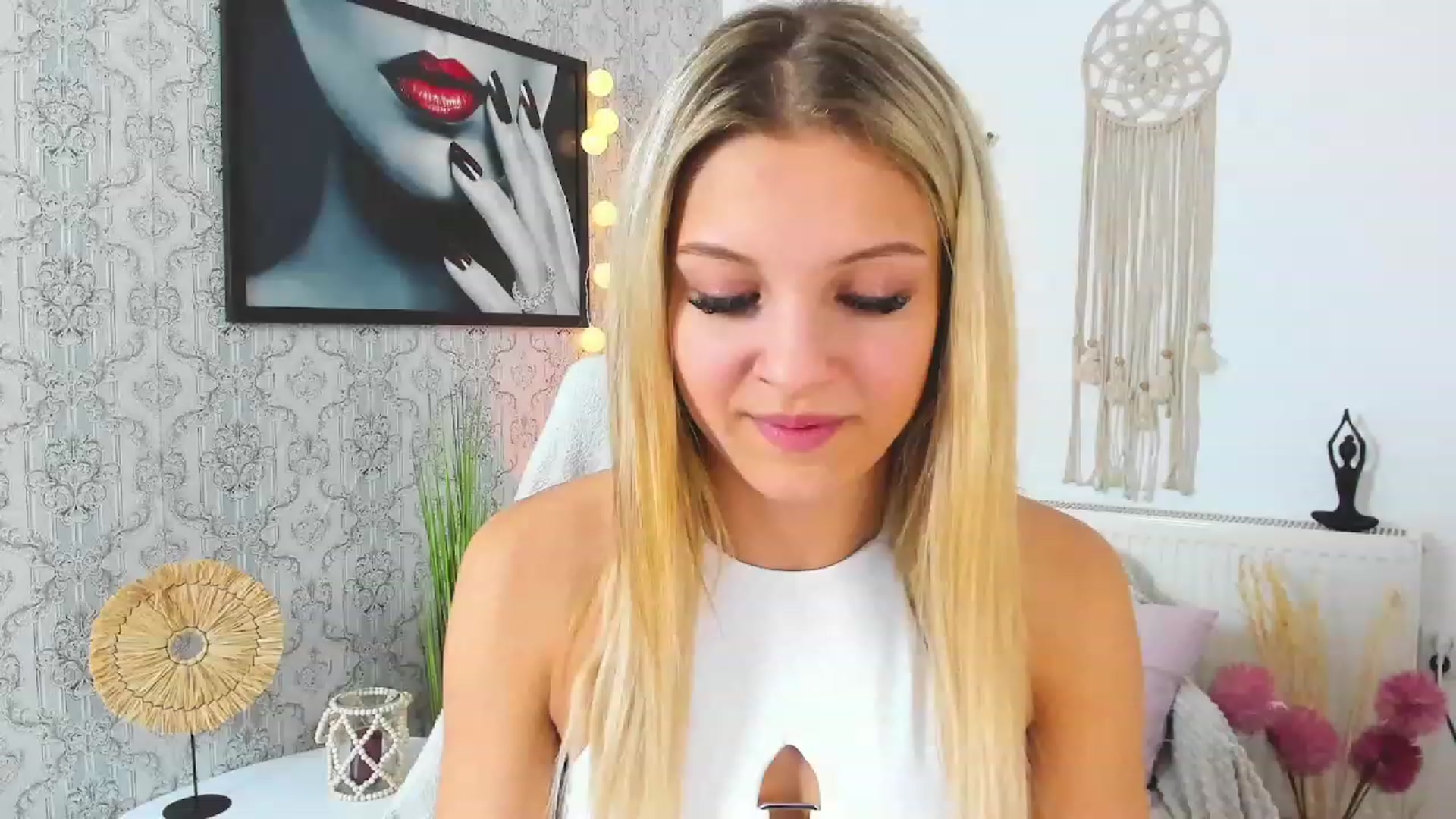 Gallery image thumbnail from Alexis_Grey18's myfreecams stream on, 03/28/2023, 20:24 image 11 of 20
