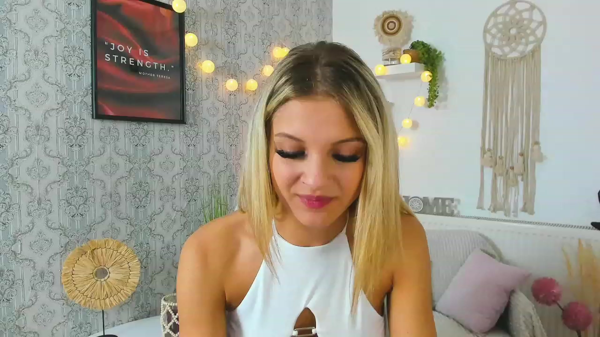 Gallery image thumbnail from Alexis_Grey18's myfreecams stream on, 04/23/2023, 21:58 image 18 of 20