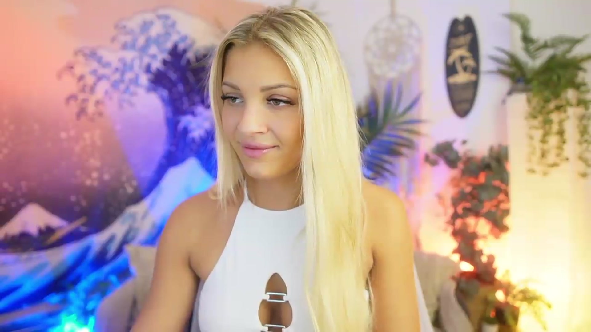 Gallery image thumbnail from Alexis_Grey18's myfreecams stream on, 05/08/2026, 14:19 image 18 of 20