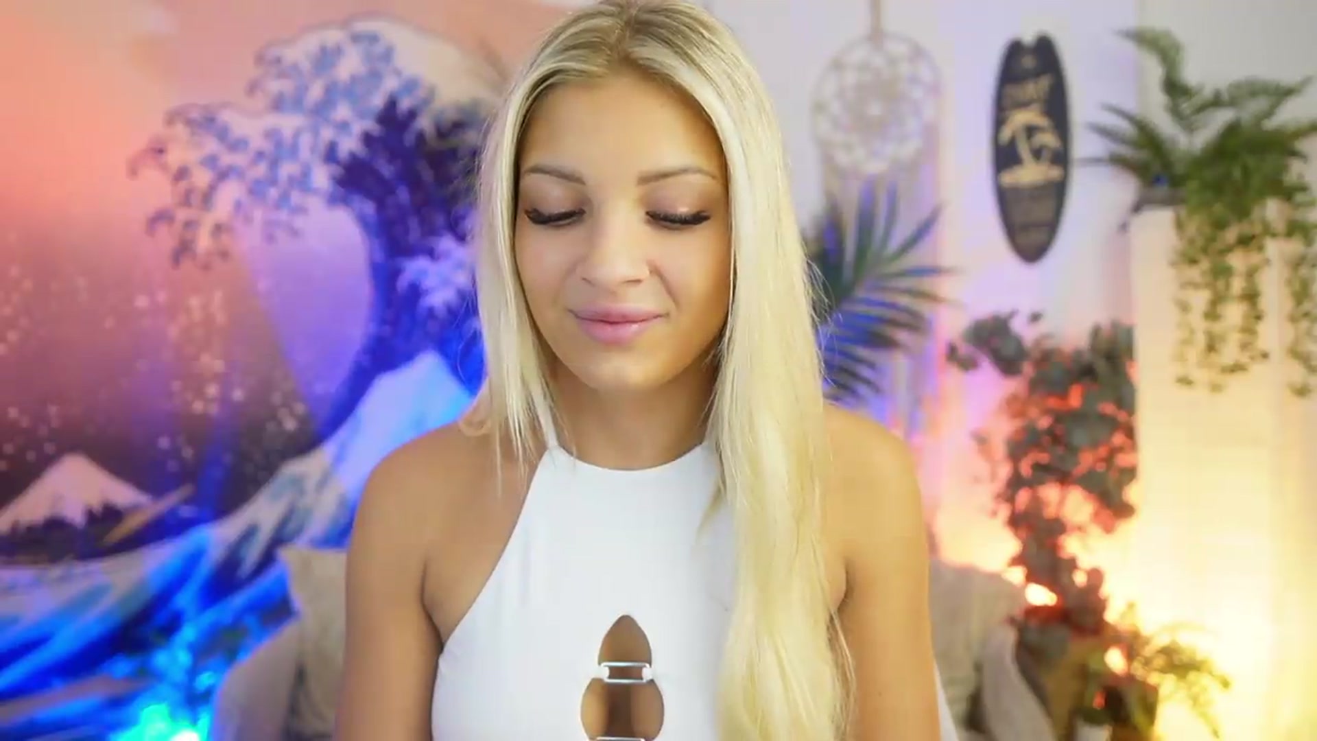 Gallery image thumbnail from Alexis_Grey18's myfreecams stream on, 05/08/2026, 14:19 image 16 of 20