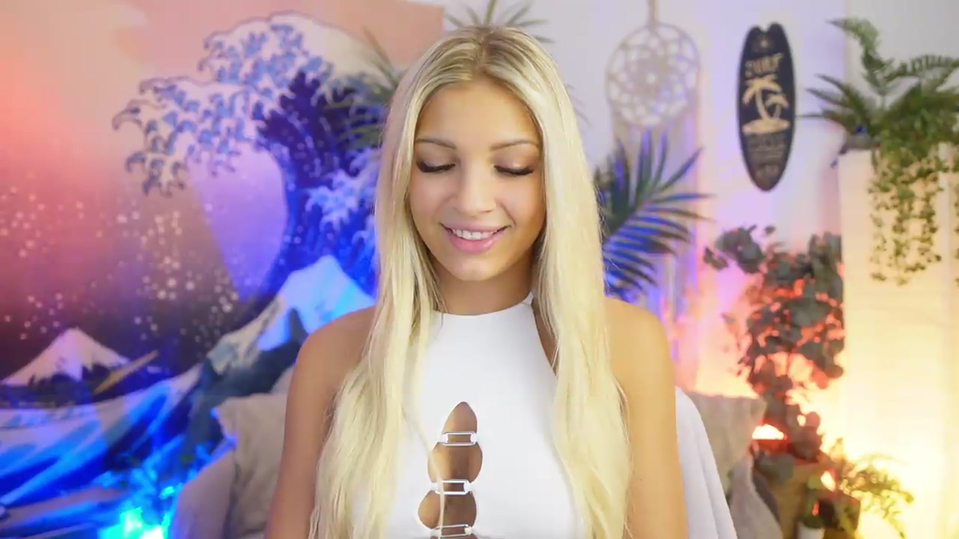 Gallery image thumbnail from Alexis_Grey18's myfreecams stream on, 05/08/2026, 16:03 image 18 of 20