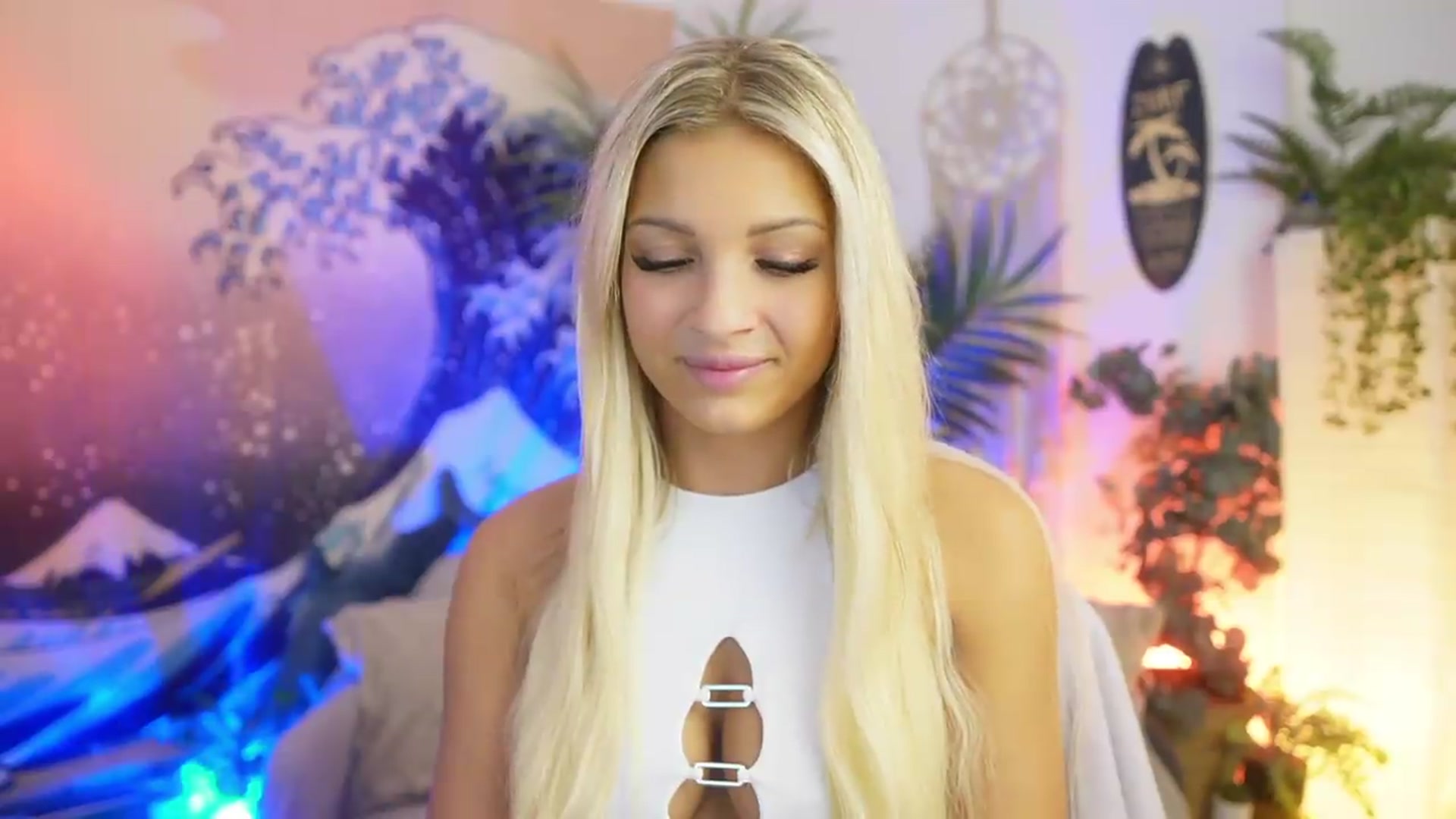 Gallery image thumbnail from Alexis_Grey18's myfreecams stream on, 05/08/2026, 16:03 image 4 of 20