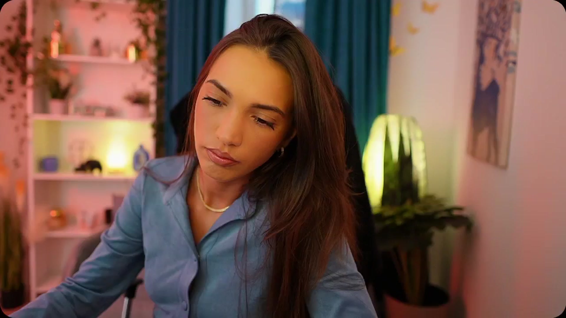 Gallery image thumbnail from Alexis_Love's myfreecams stream on, 10/01/2025, 13:40 image 6 of 20