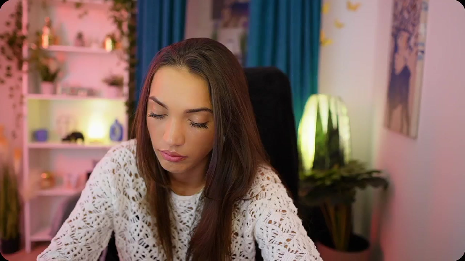 Gallery image thumbnail from Alexis_Love's myfreecams stream on, 10/01/2025, 16:44 image 17 of 20