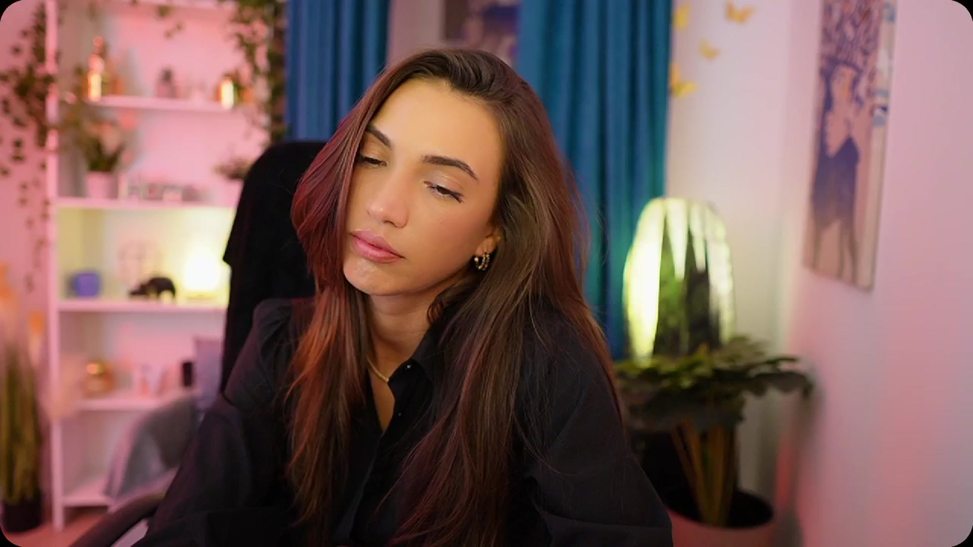 Gallery image thumbnail from Alexis_Love's myfreecams stream on, 10/02/2025, 17:53 image 4 of 20