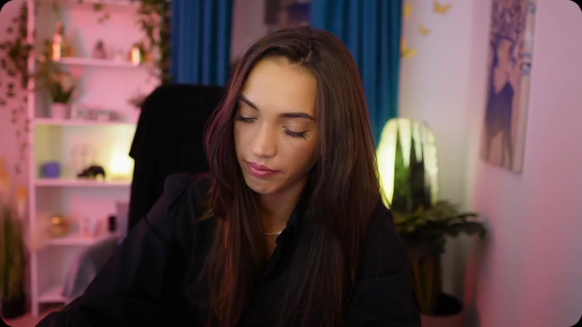 Gallery image thumbnail from Alexis_Love's myfreecams stream on, 10/02/2025, 17:53 image 8 of 20