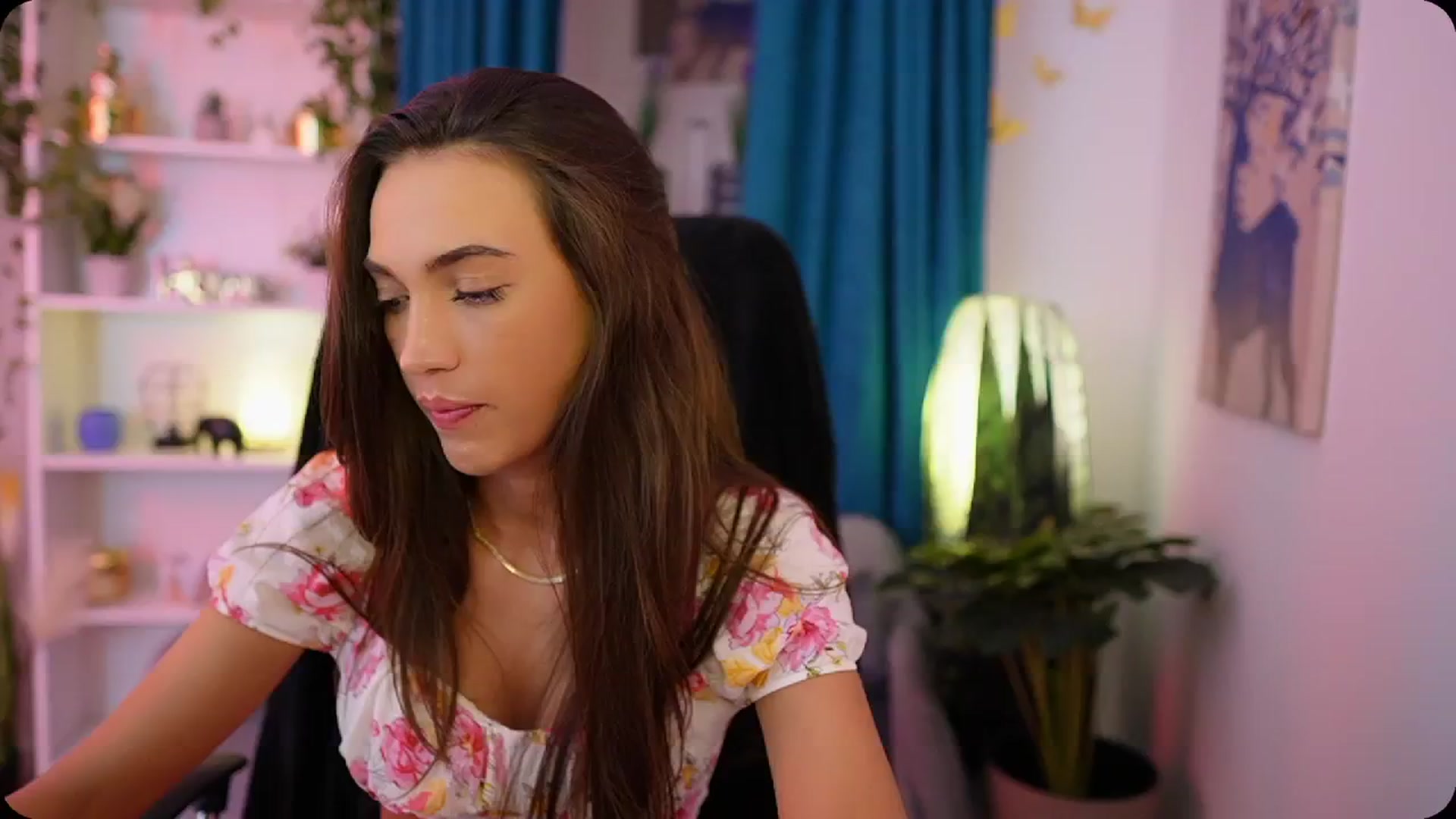 Gallery image thumbnail from Alexis_Love's myfreecams stream on, 10/03/2025, 17:54 image 16 of 20