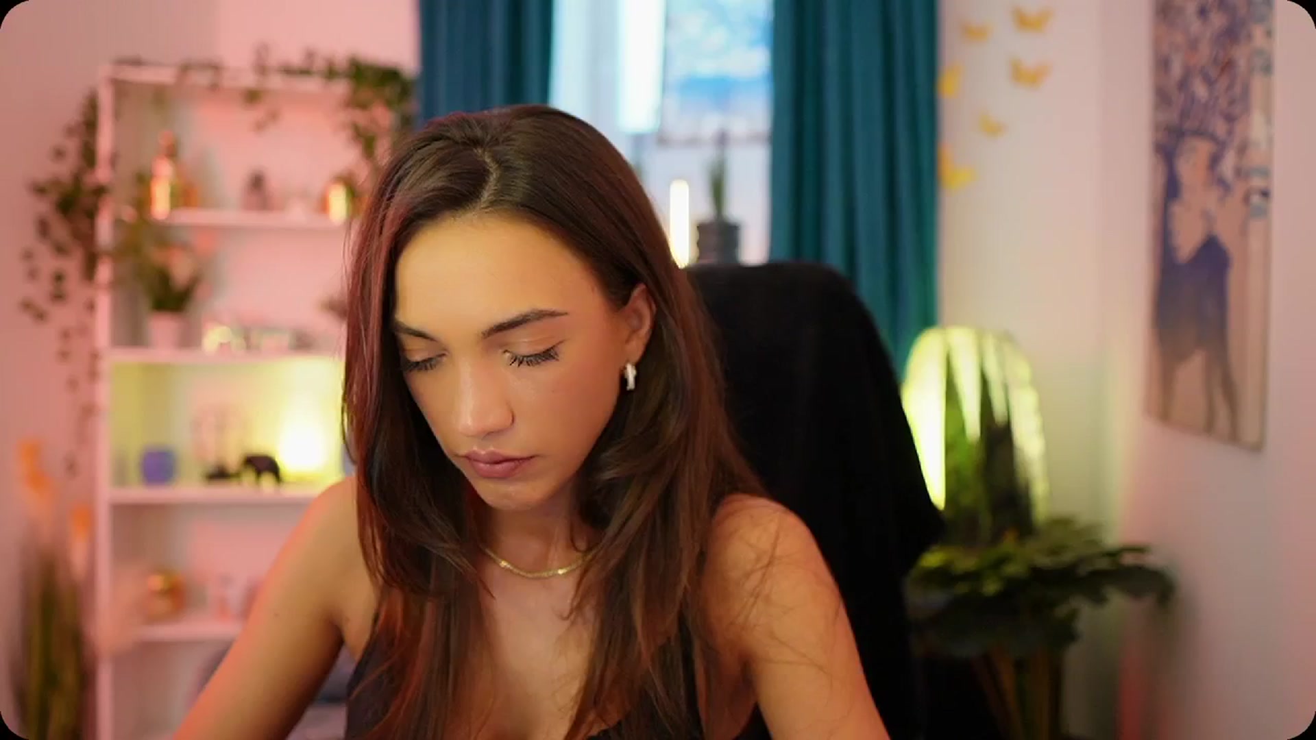 Gallery image thumbnail from Alexis_Love's myfreecams stream on, 10/04/2025, 14:03 image 4 of 20