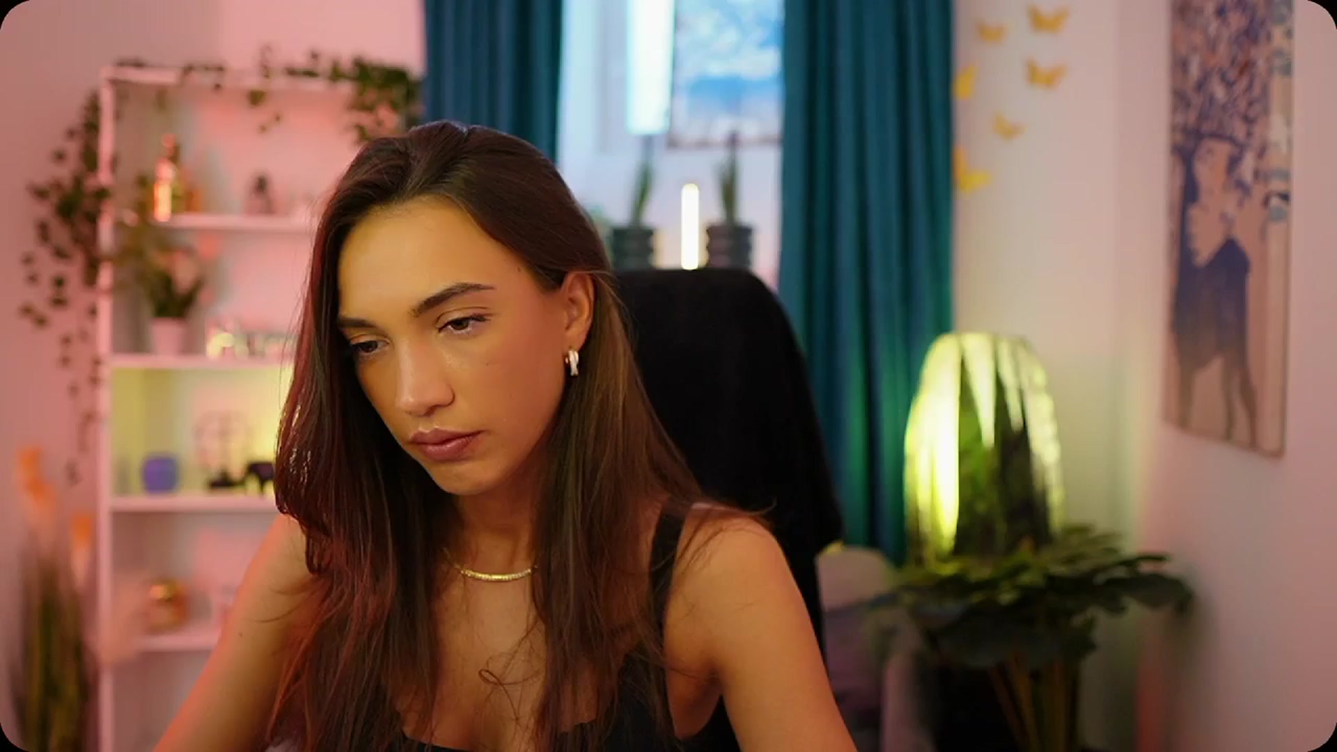 Gallery image thumbnail from Alexis_Love's myfreecams stream on, 10/04/2025, 14:03 image 8 of 20