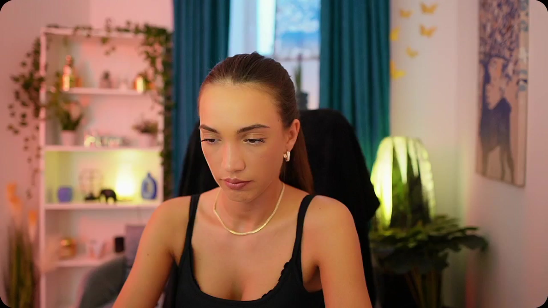 Gallery image thumbnail from Alexis_Love's myfreecams stream on, 10/04/2025, 14:03 image 18 of 20