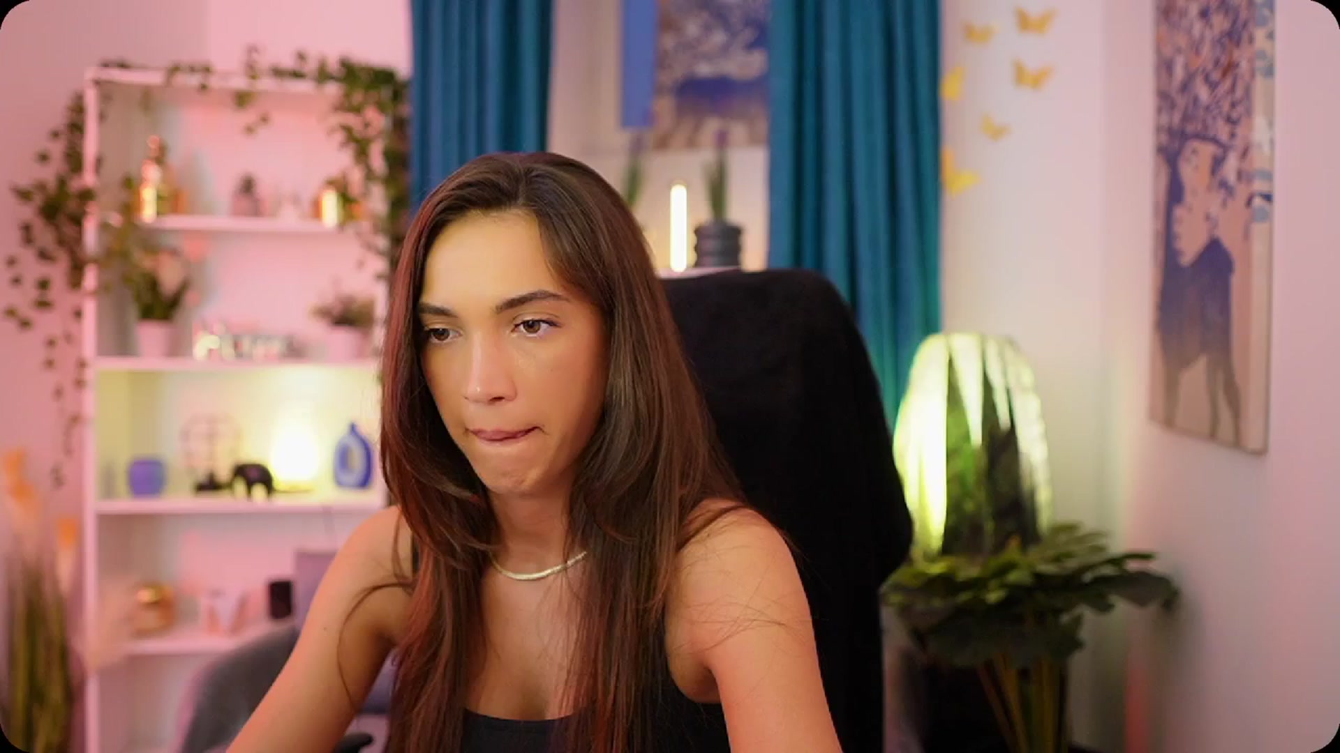 Gallery image thumbnail from Alexis_Love's myfreecams stream on, 10/04/2025, 17:33 image 9 of 20