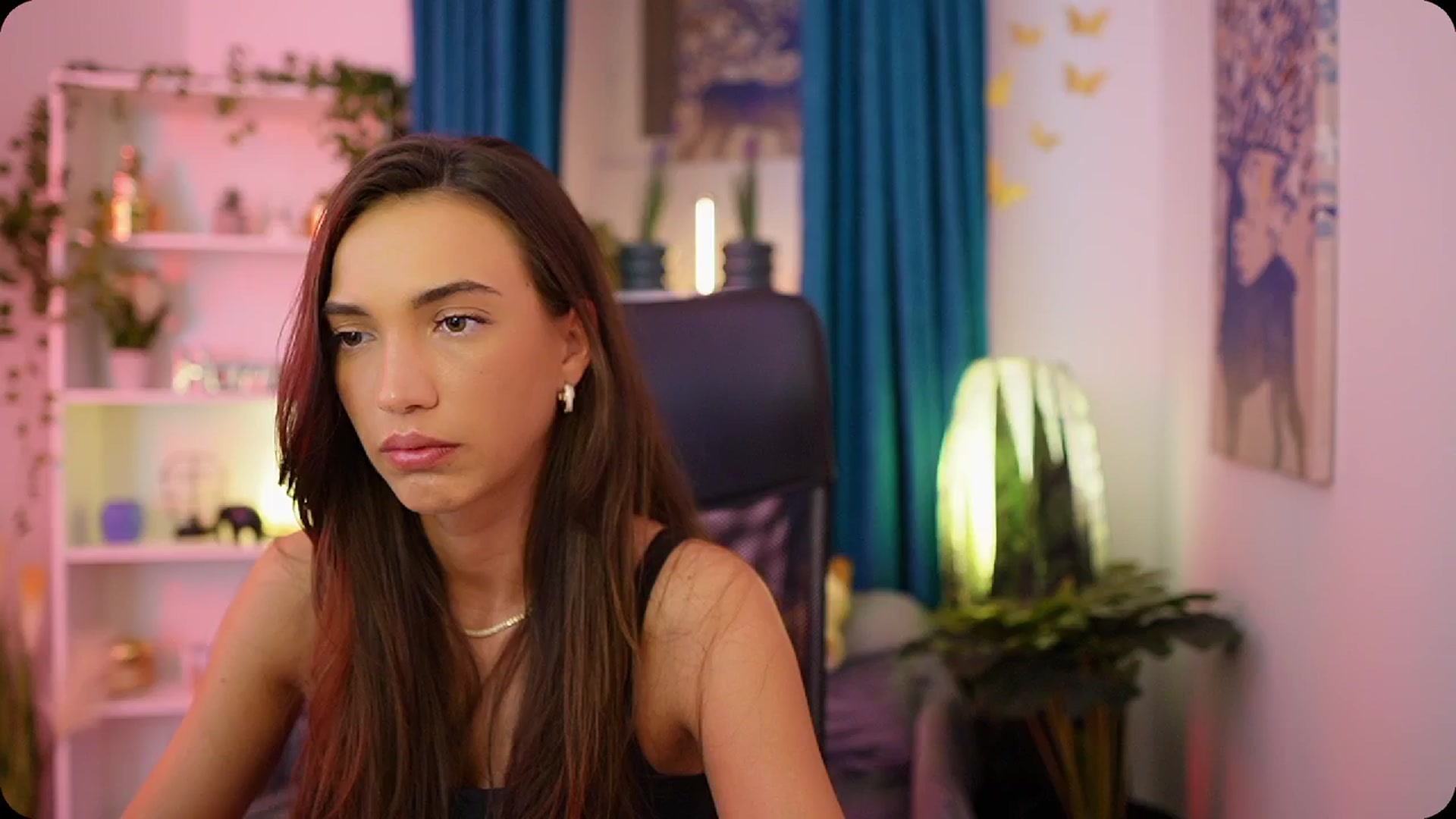 Gallery image thumbnail from Alexis_Love's myfreecams stream on, 10/04/2025, 17:33 image 15 of 20