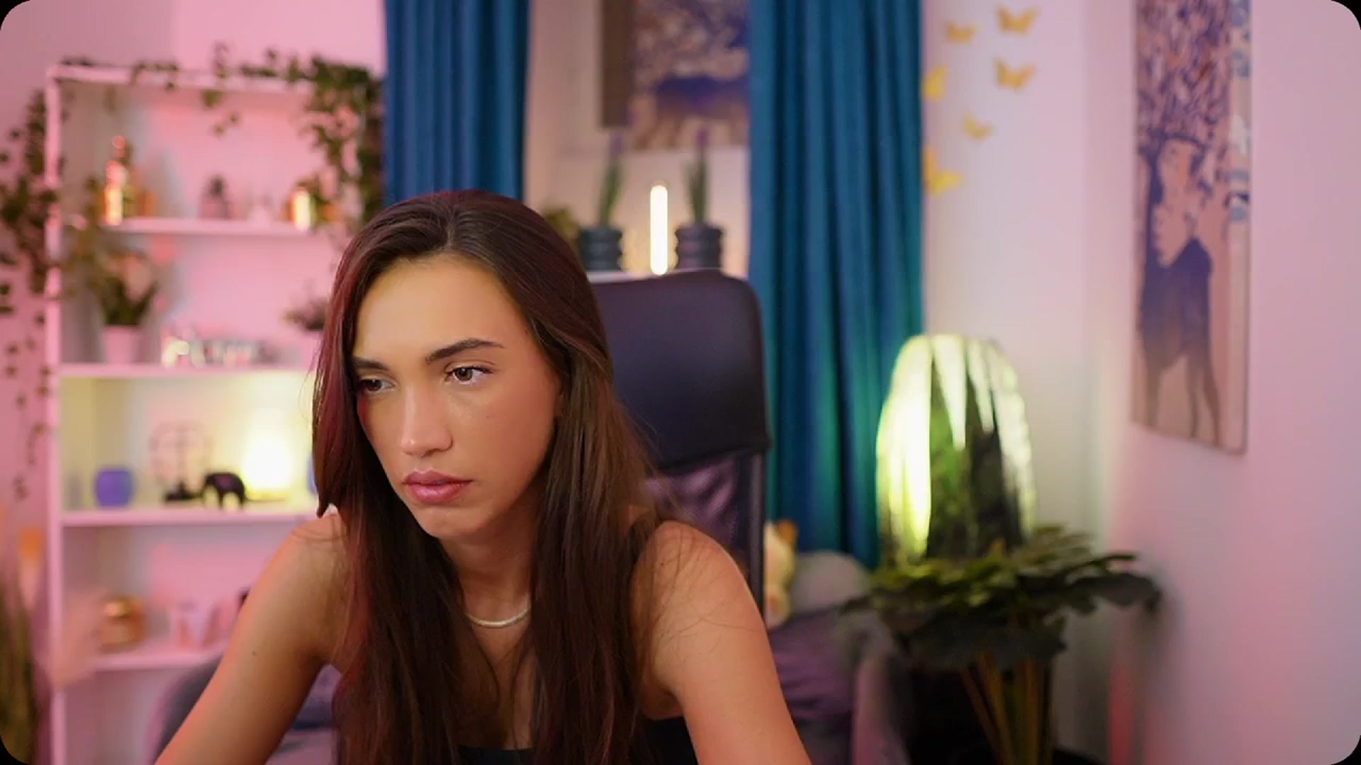 Gallery image thumbnail from Alexis_Love's myfreecams stream on, 10/04/2025, 17:33 image 16 of 20