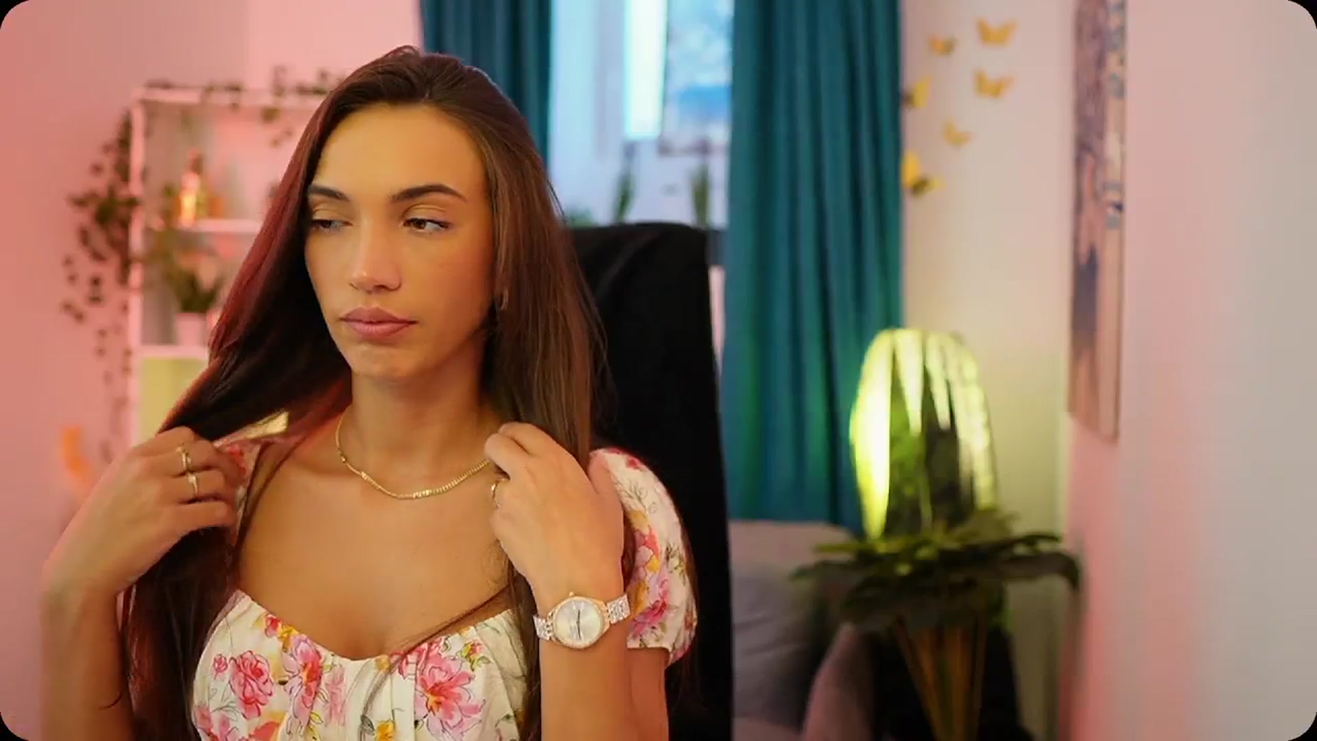 Gallery image thumbnail from Alexis_Love's myfreecams stream on, 10/08/2025, 13:59 image 16 of 20