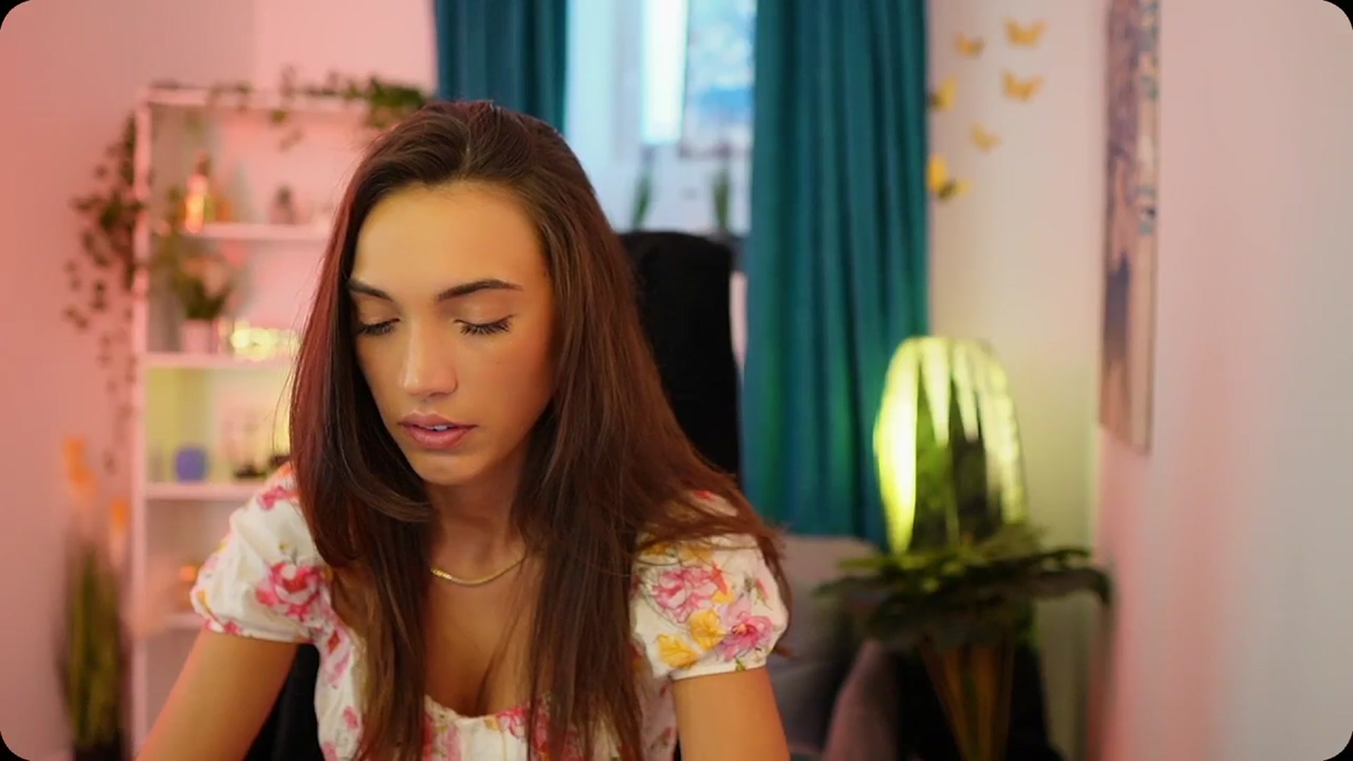 Gallery image thumbnail from Alexis_Love's myfreecams stream on, 10/08/2025, 13:59 image 7 of 20