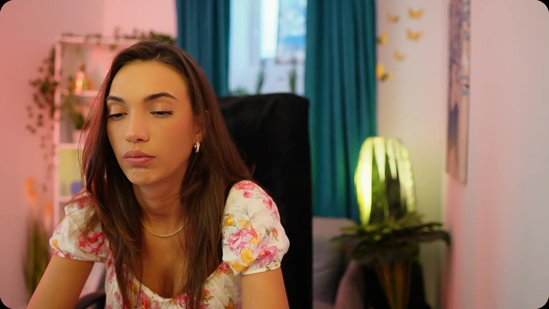 Gallery image thumbnail from Alexis_Love's myfreecams stream on, 10/08/2025, 13:59 image 6 of 20