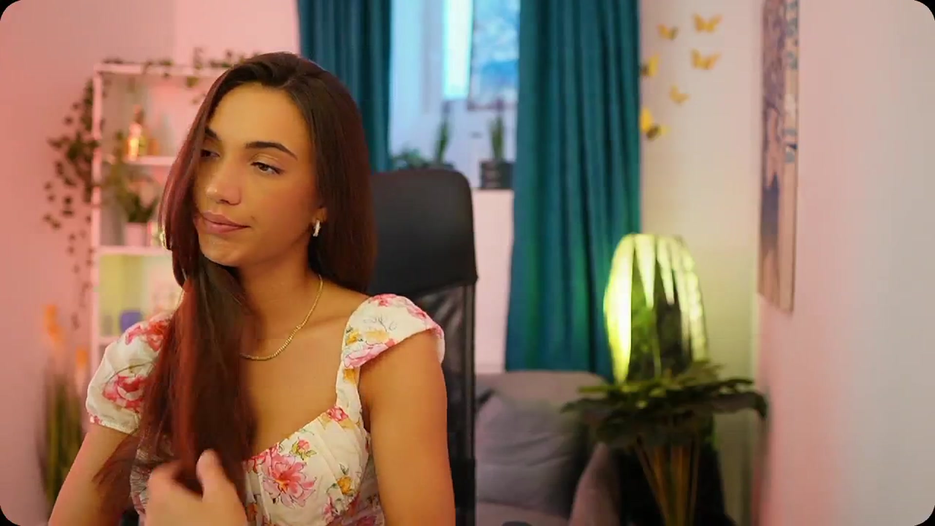 Gallery image thumbnail from Alexis_Love's myfreecams stream on, 10/08/2025, 14:34 image 8 of 20