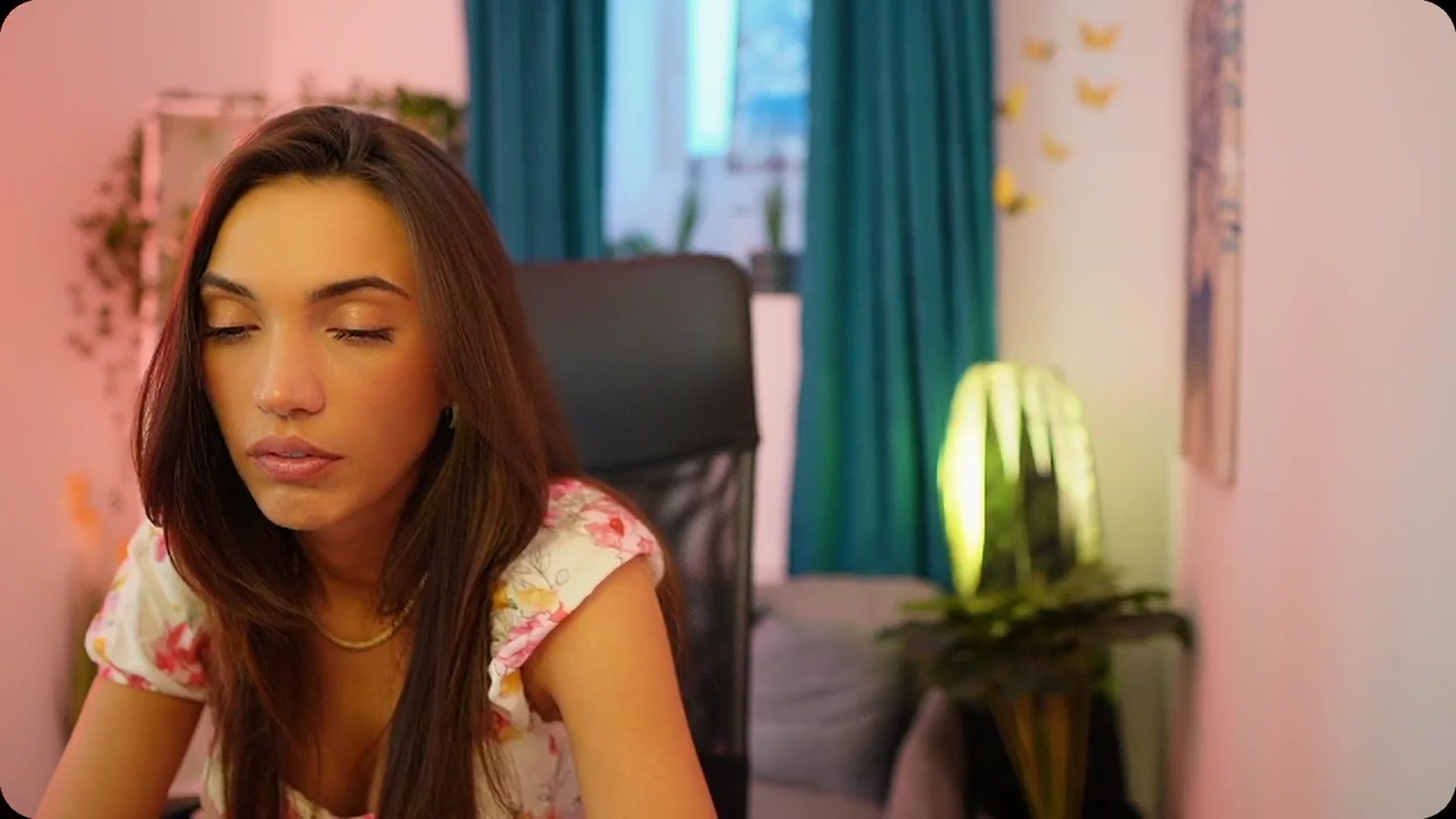 Gallery image thumbnail from Alexis_Love's myfreecams stream on, 10/08/2025, 14:34 image 19 of 20