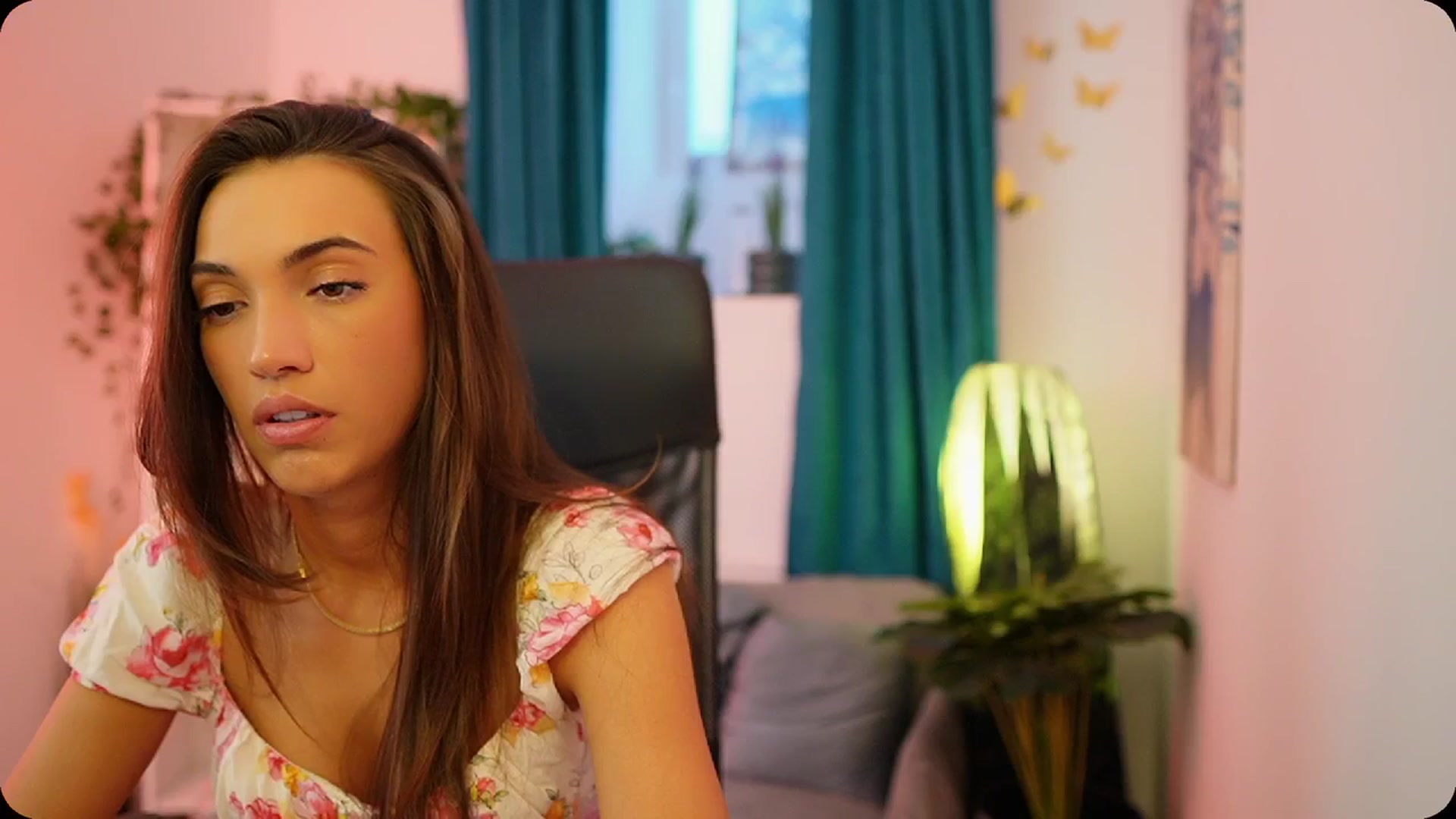 Gallery image thumbnail from Alexis_Love's myfreecams stream on, 10/08/2025, 14:34 image 13 of 20