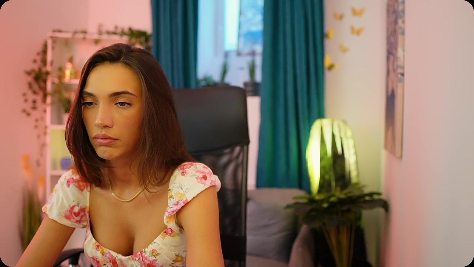Gallery image thumbnail from Alexis_Love's myfreecams stream on, 10/08/2025, 14:34 image 6 of 20