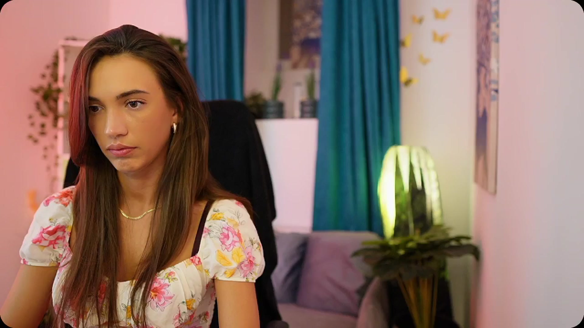 Gallery image thumbnail from Alexis_Love's myfreecams stream on, 10/08/2025, 18:01 image 16 of 20