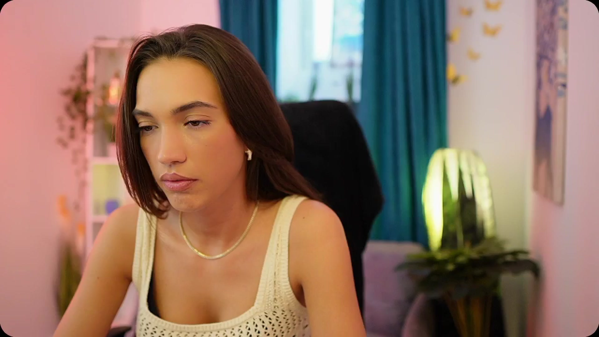 Gallery image thumbnail from Alexis_Love's myfreecams stream on, 10/09/2025, 14:16 image 4 of 20