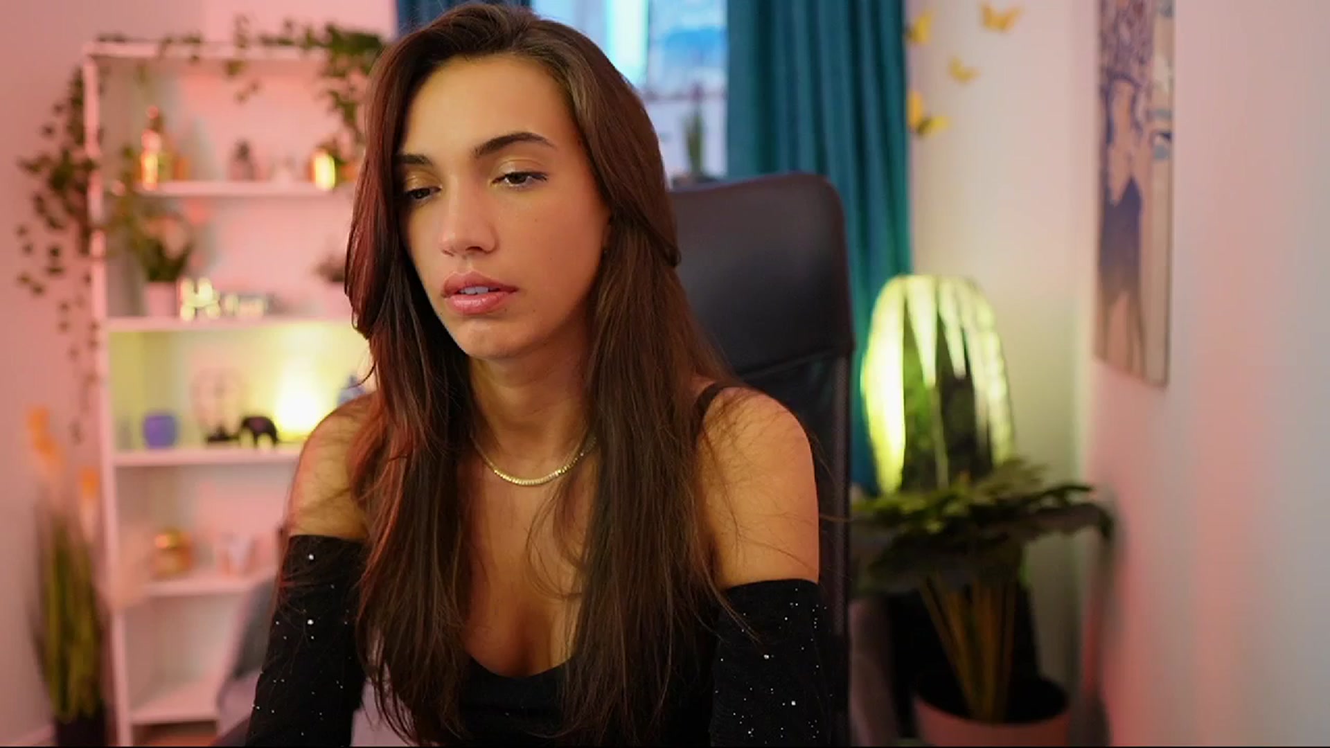 Gallery image thumbnail from Alexis_Love's myfreecams stream on, 10/12/2025, 14:46 image 15 of 20