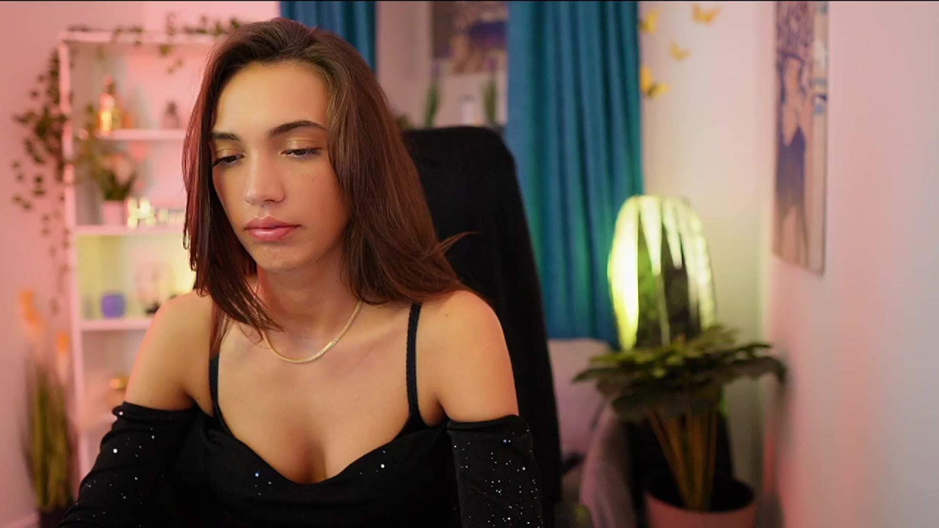 Gallery image thumbnail from Alexis_Love's myfreecams stream on, 10/12/2025, 16:40 image 8 of 20